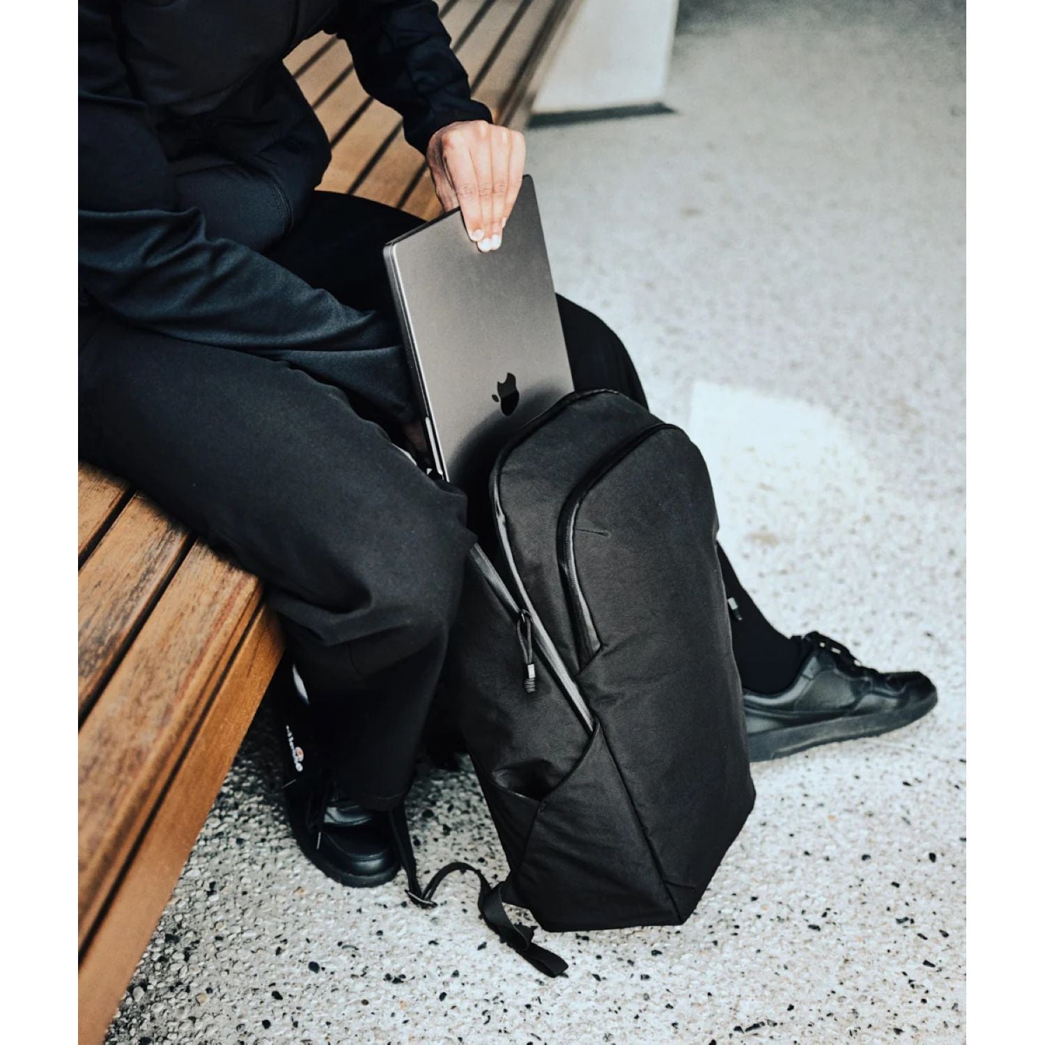 ALPAKA Bravo Backpack 23L Axoflux 400D (Black)