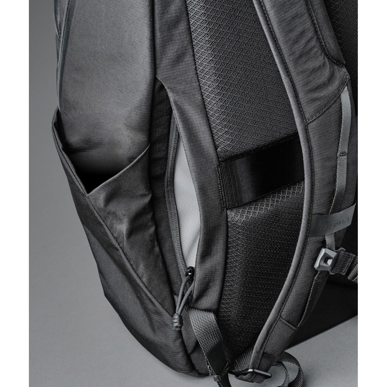 ALPAKA Bravo Backpack 23L Axoflux 400D (Black)