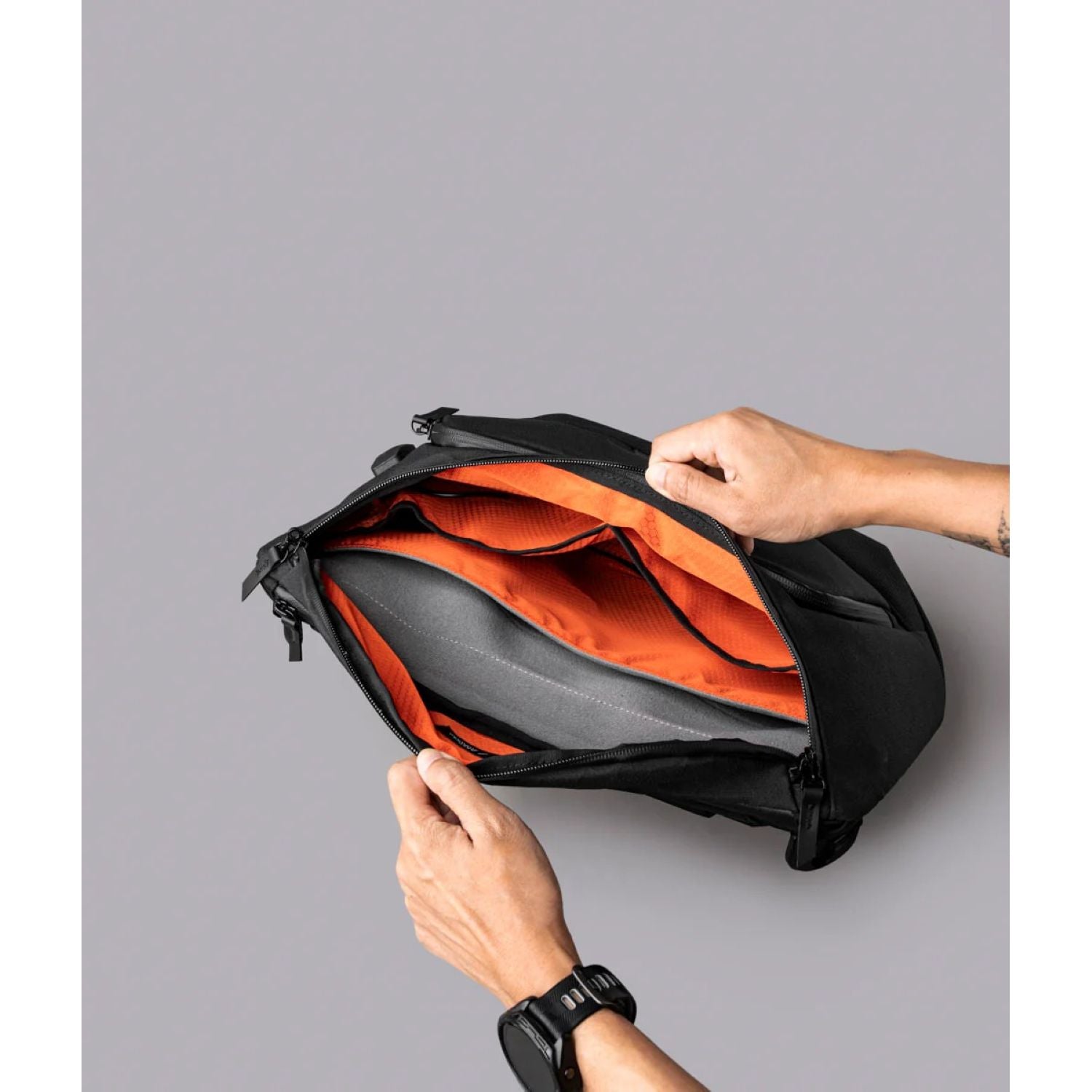 ALPAKA Bravo Sling Max V2 Axogrid 300D (Black)