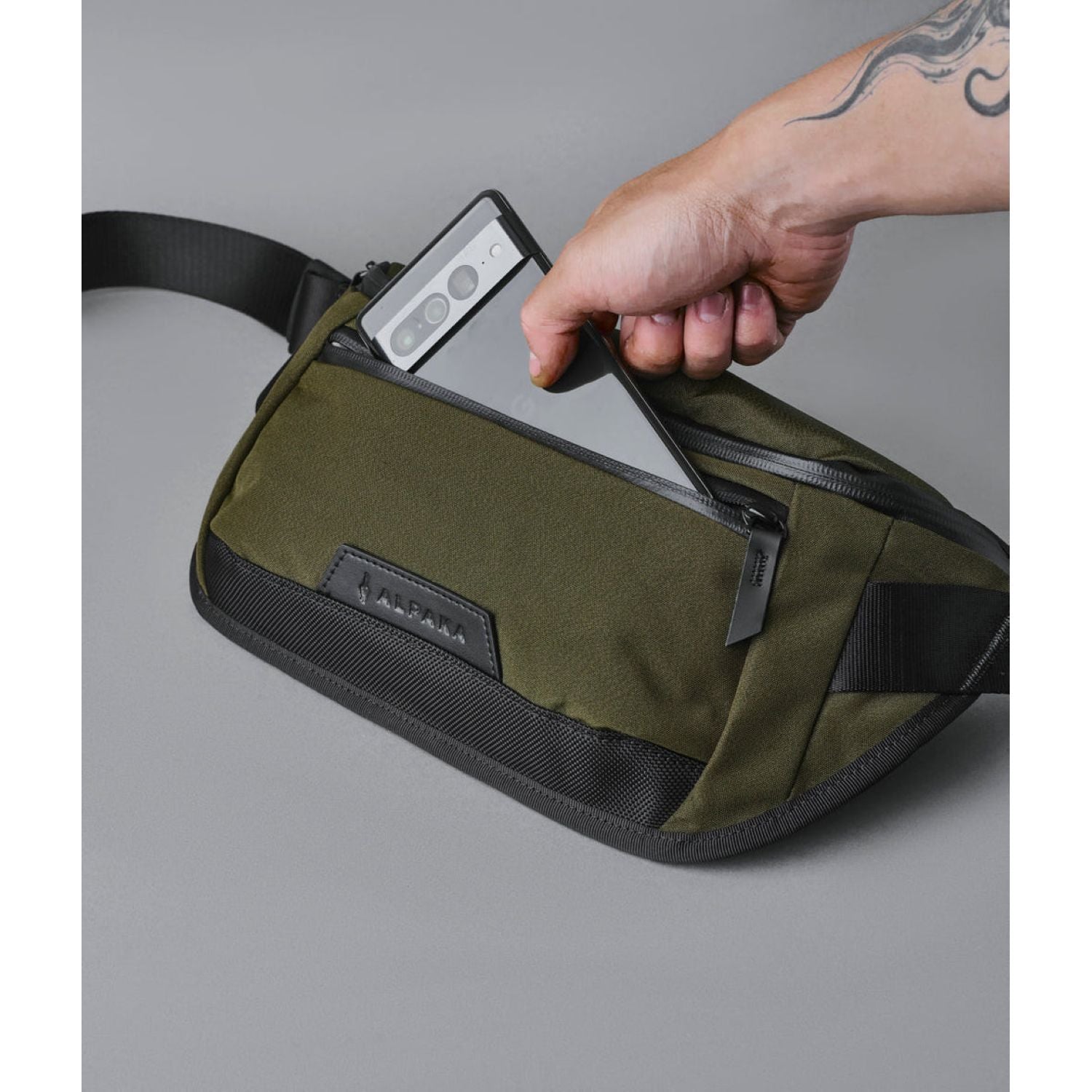 ALPAKA Bravo Sling Mini V2 Axoflux 300D (Army Green)