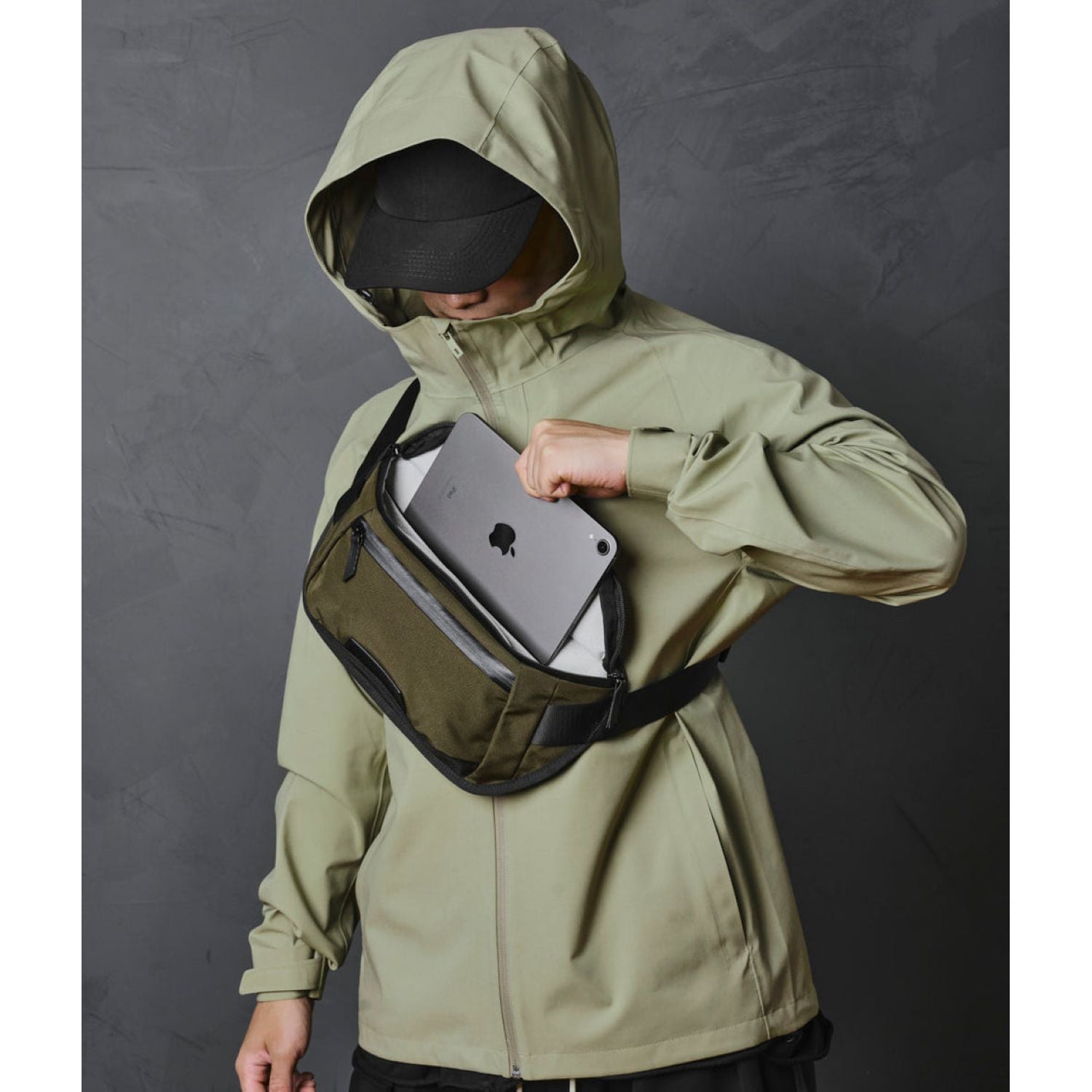 ALPAKA Bravo Sling Mini V2 Axoflux 300D (Army Green)