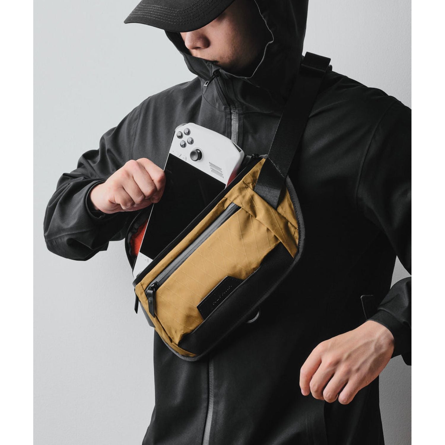 ALPAKA Bravo Sling Mini V2 X-Pac VX21 (Coyote Brown)