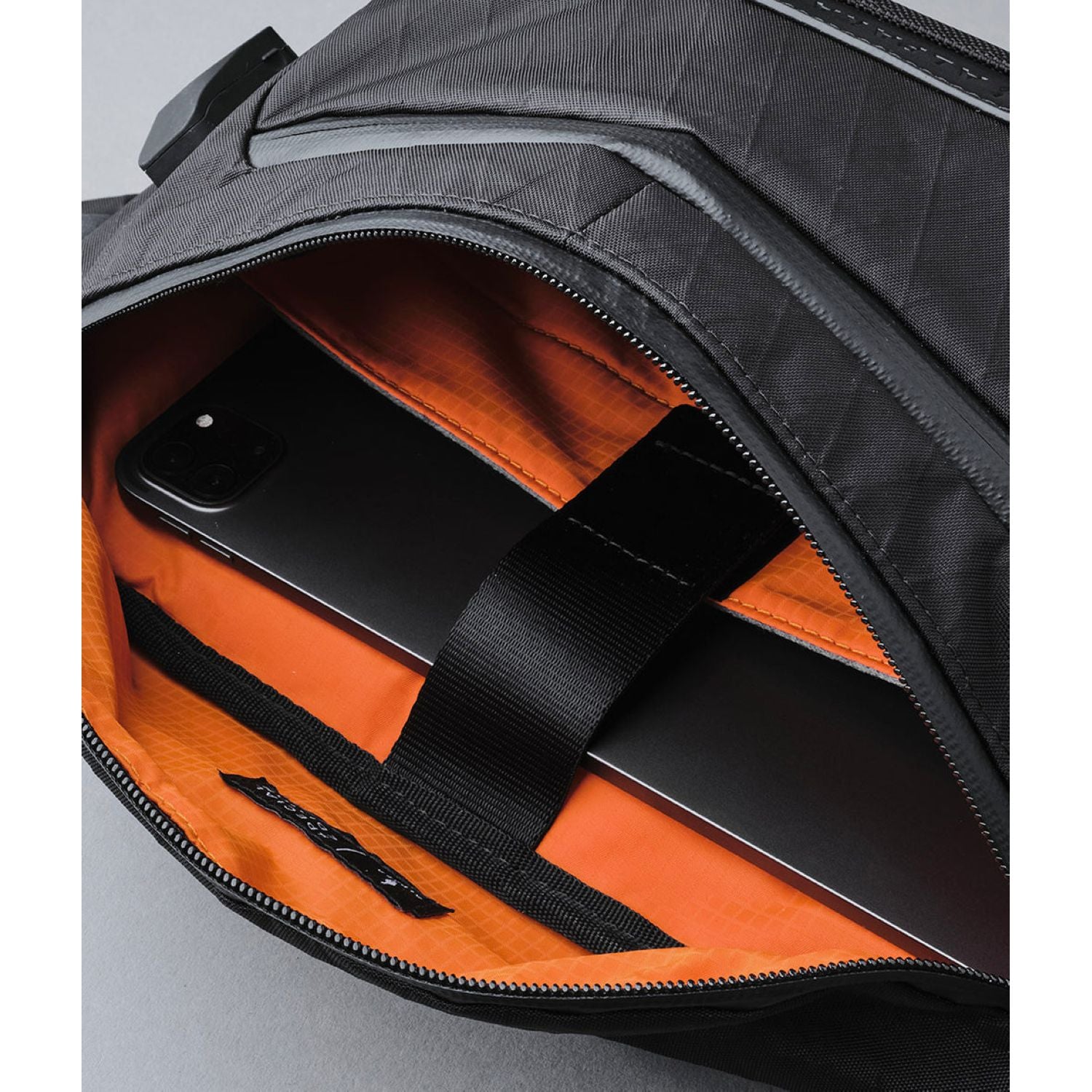 ALPAKA Bravo X Sling V2 X-Pac VX42 (Black)