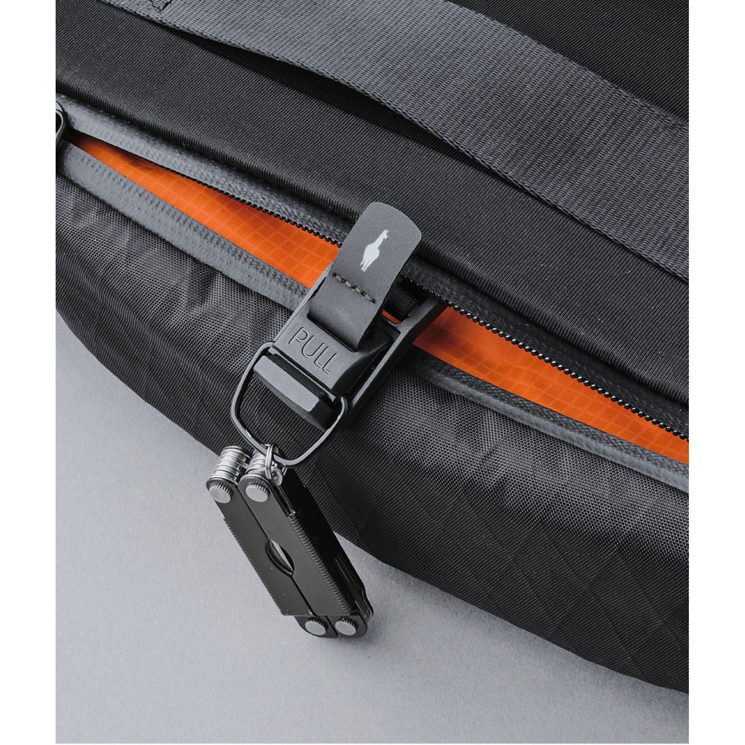 ALPAKA Bravo X Sling V2 X-Pac VX42 (Black)