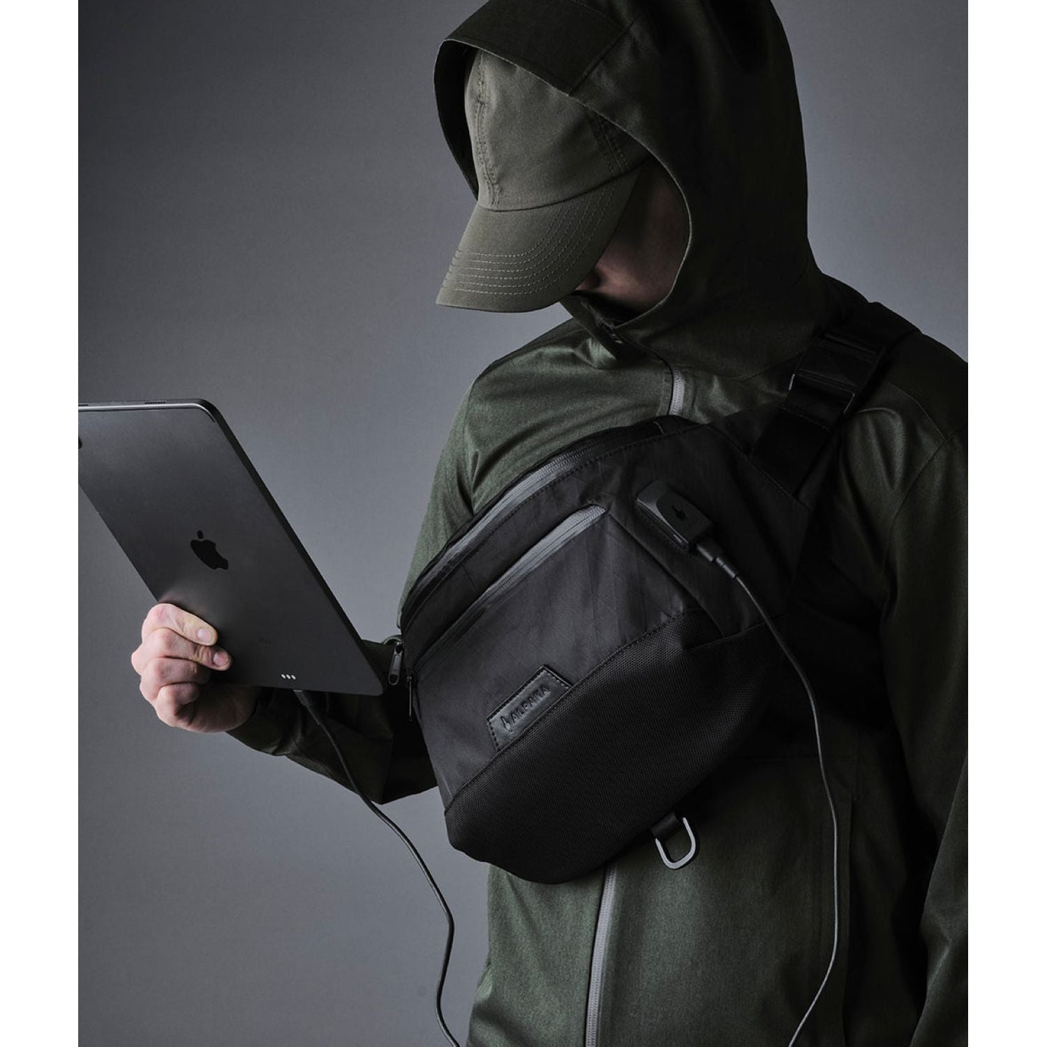 ALPAKA Bravo X Sling V2 X-Pac VX42 (Black)