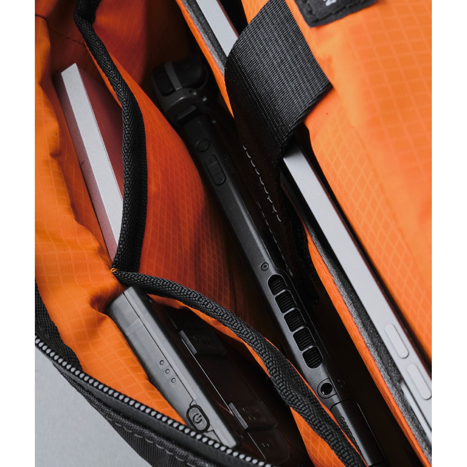 ALPAKA Bravo X Sling V2 X-Pac VX42 (Black)