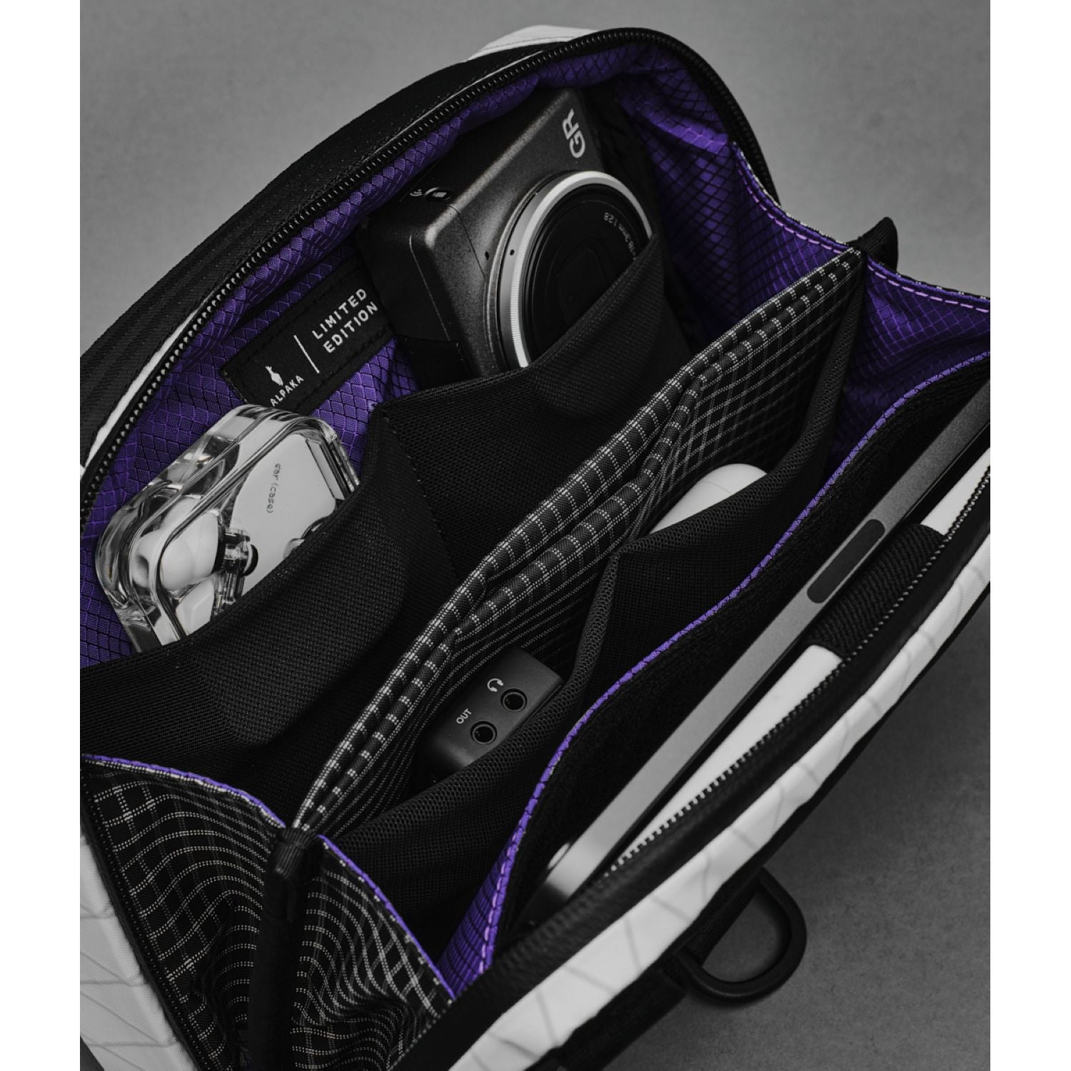 ALPAKA Elements Tech Case Max X-Pac VX21 (Cyber Edition)