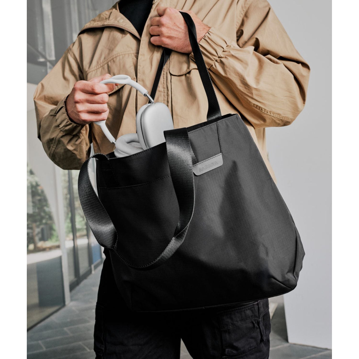 ALPAKA Elements Tote Bag (M) Axoflux 210D (Black/Grey)