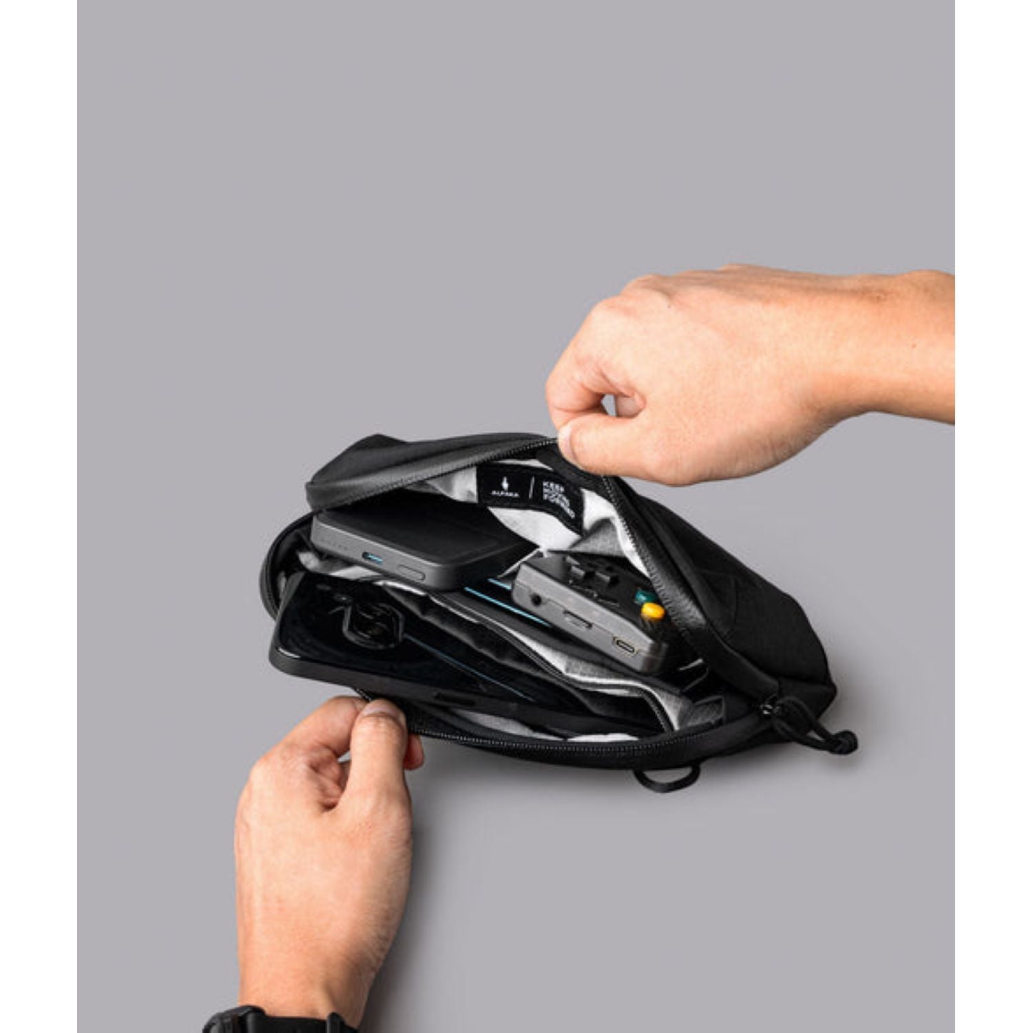 ALPAKA Flight Pouch Pro Axoflux 400D (Black)