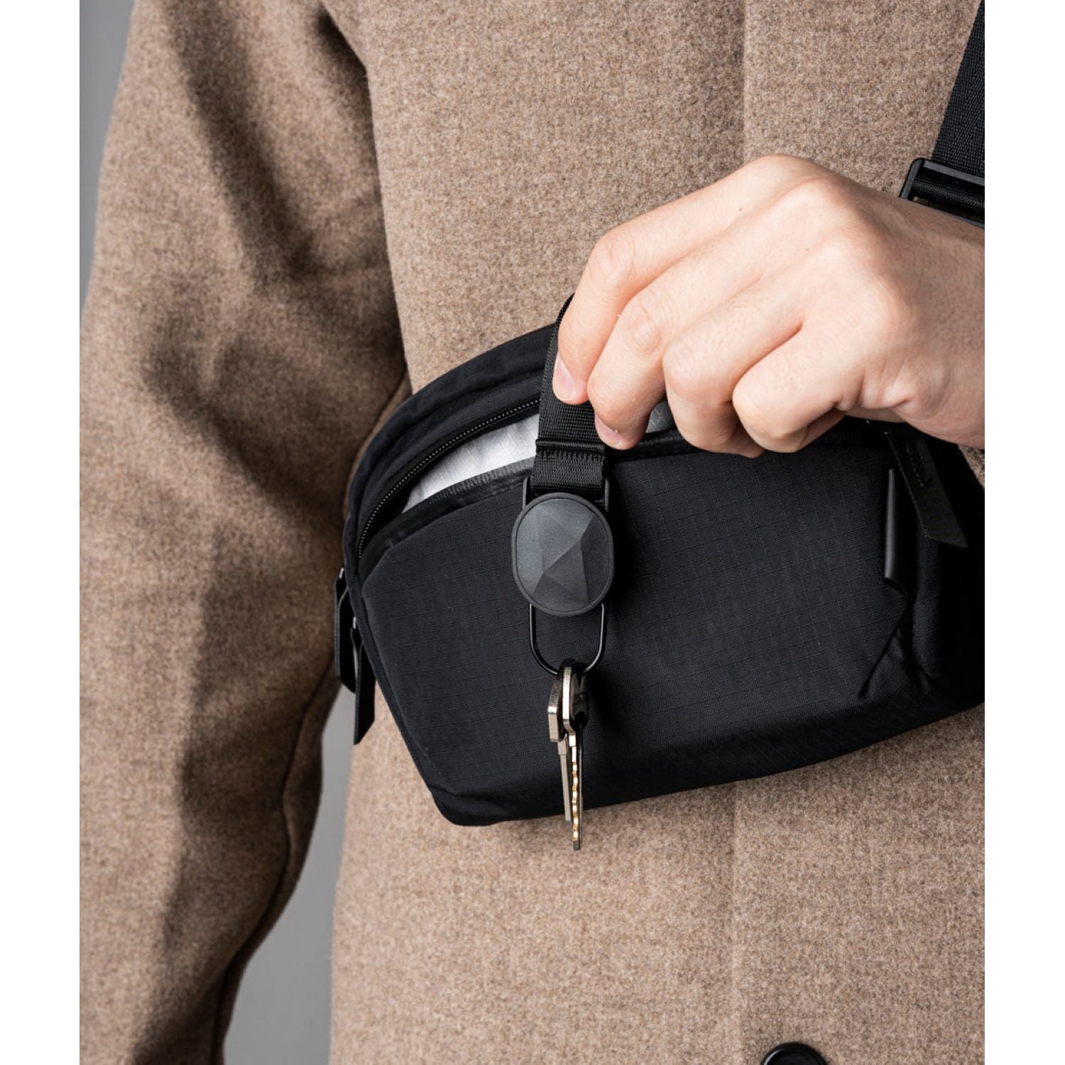 ALPAKA Flight Sling 1L Axoflux 210D (Black)