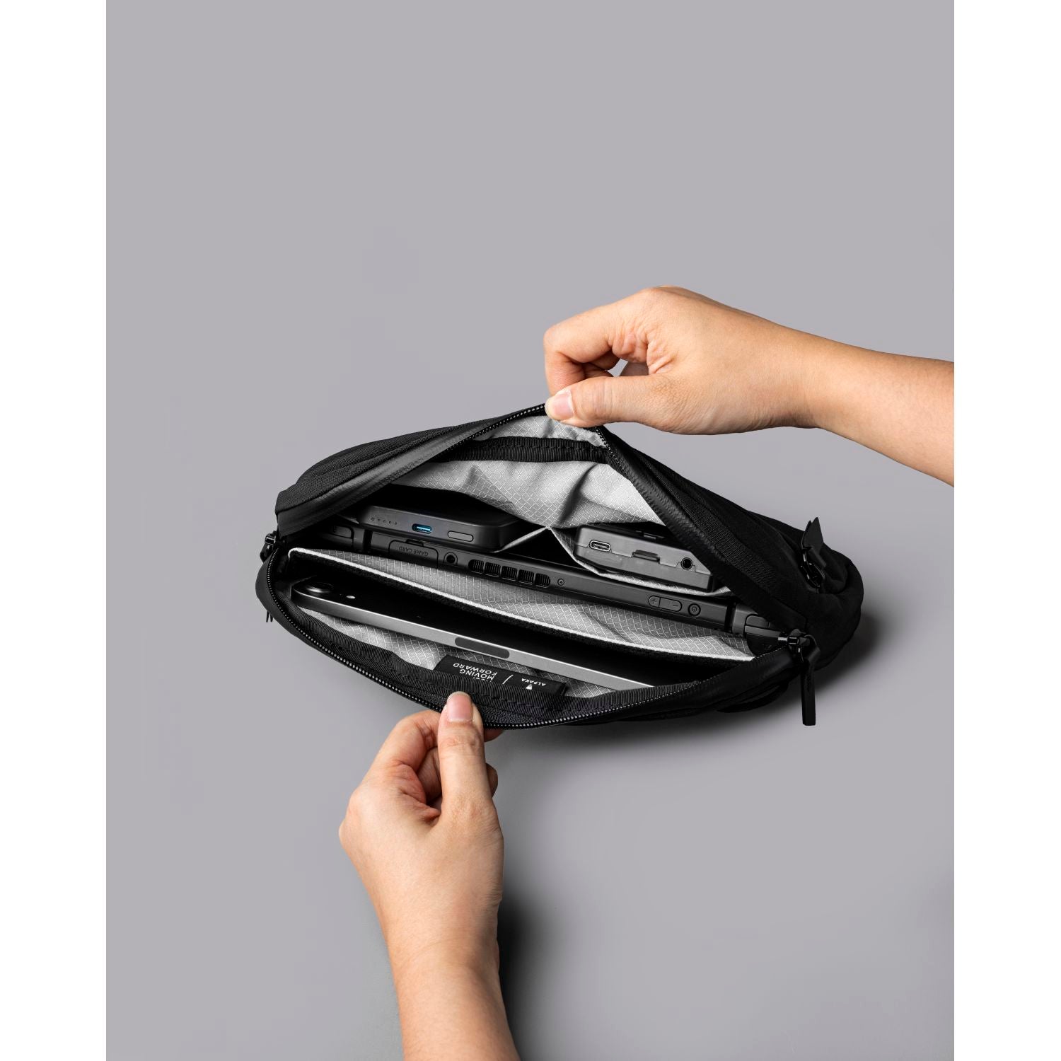 ALPAKA Flight Sling Axoflux 400D (Black)