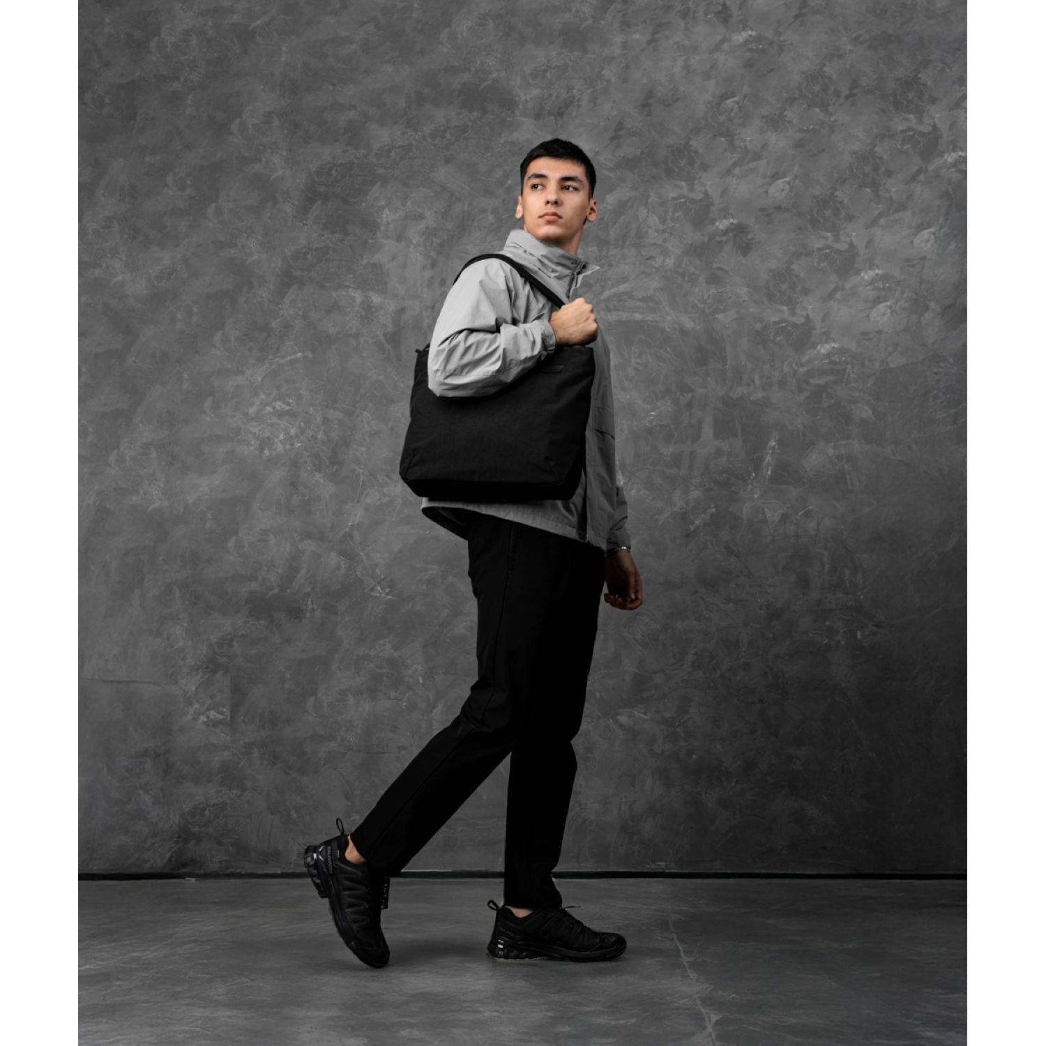 ALPAKA Flight Tote Bag (M) Axoflux 400D (Black)