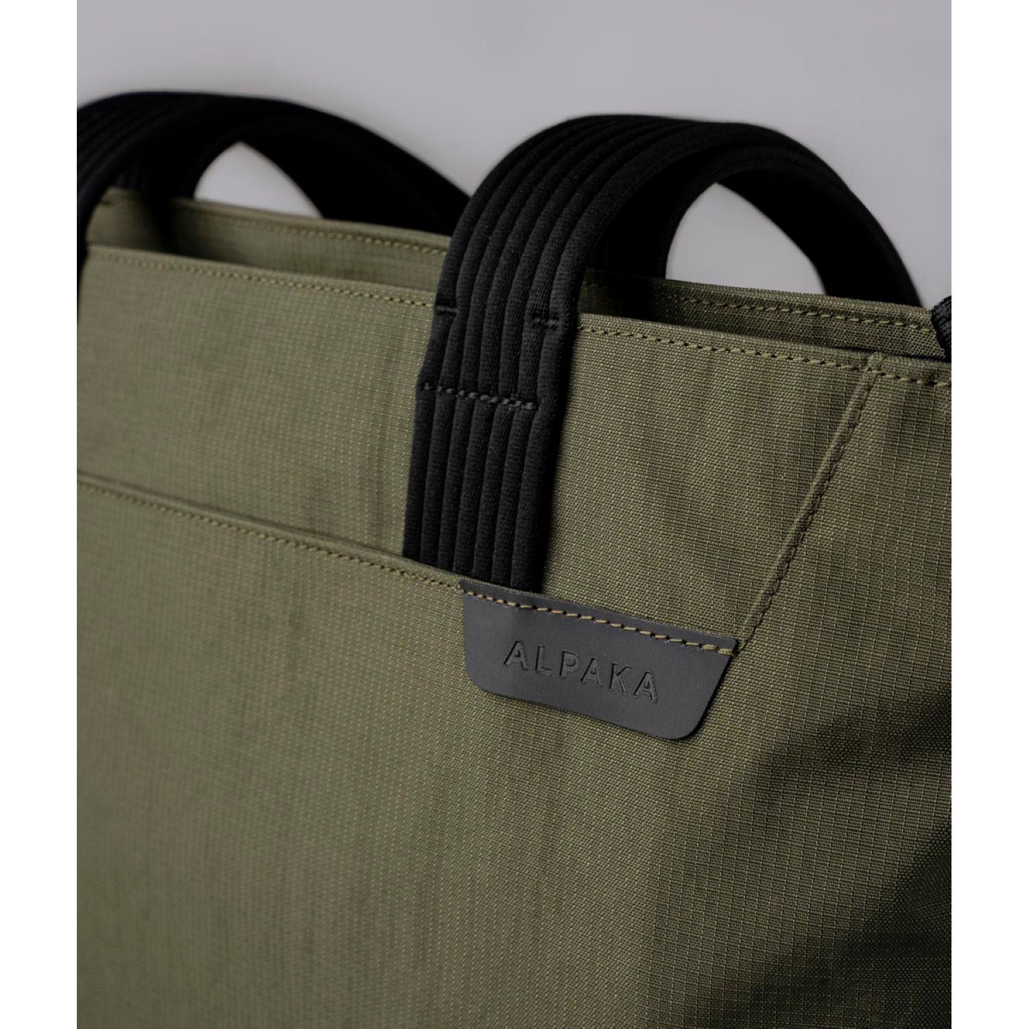 ALPAKA Flight Tote Bag (M) Axoflux 400D (Green)