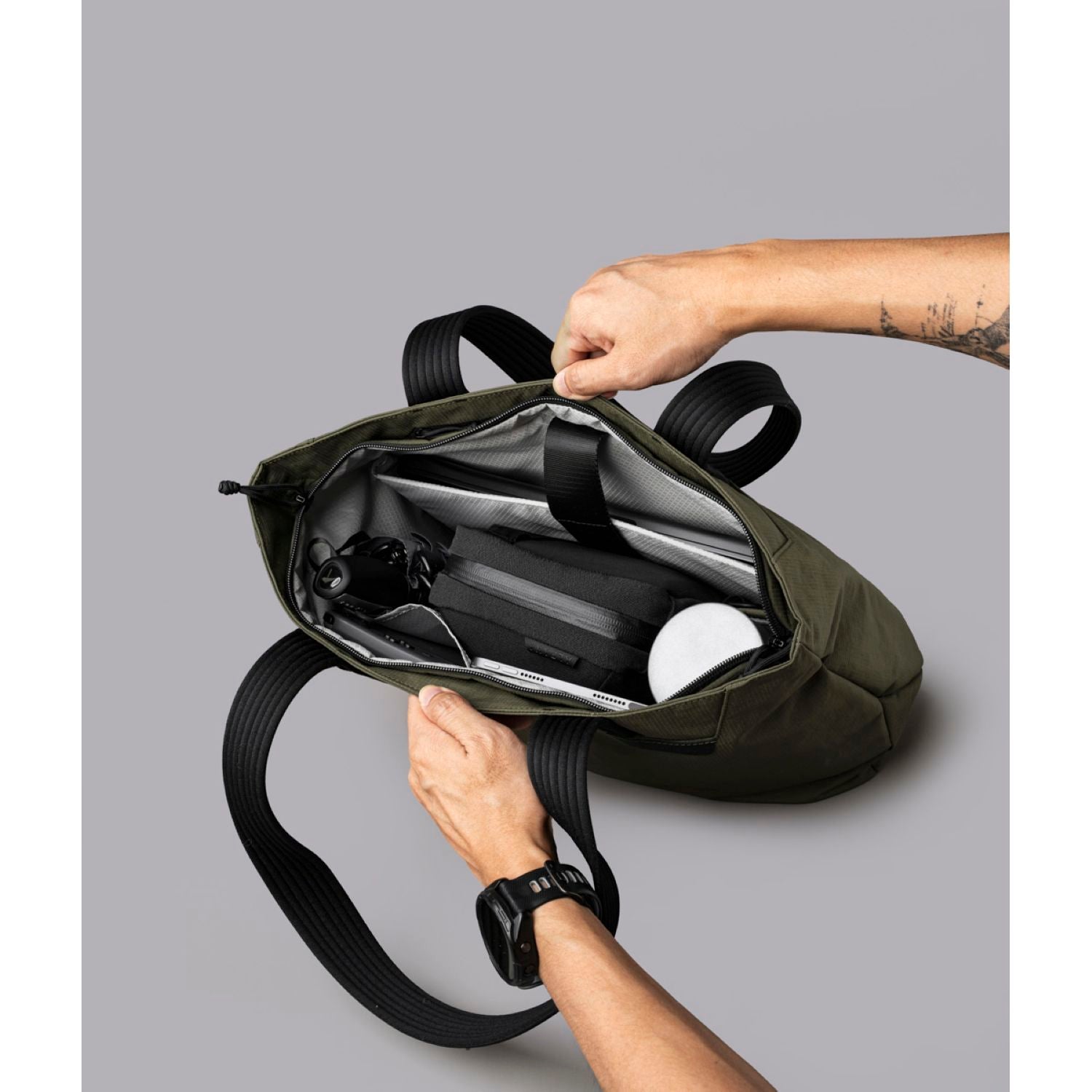 ALPAKA Flight Tote Bag (M) Axoflux 400D (Green)