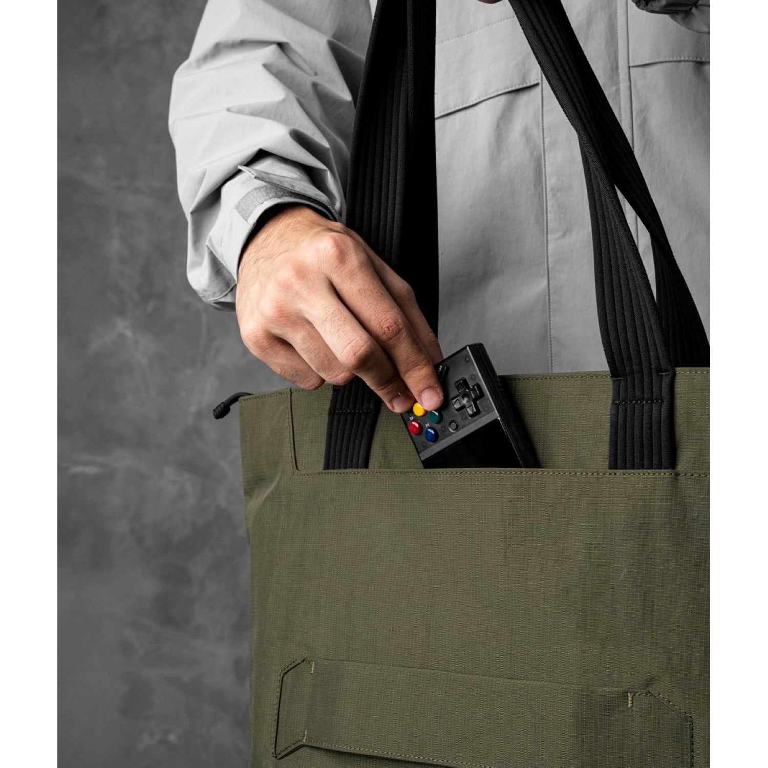 ALPAKA Flight Tote Bag (M) Axoflux 400D (Green)