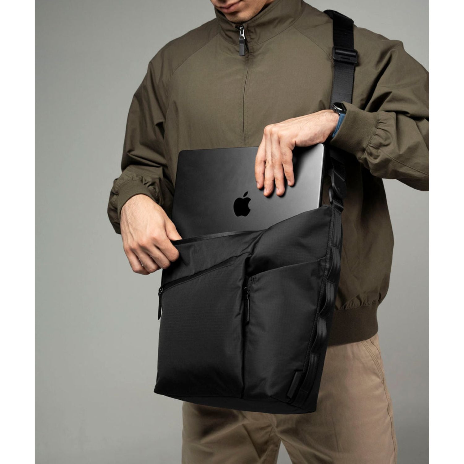 ALPAKA Flow Satchel 10L Axoflux 210D (Black)
