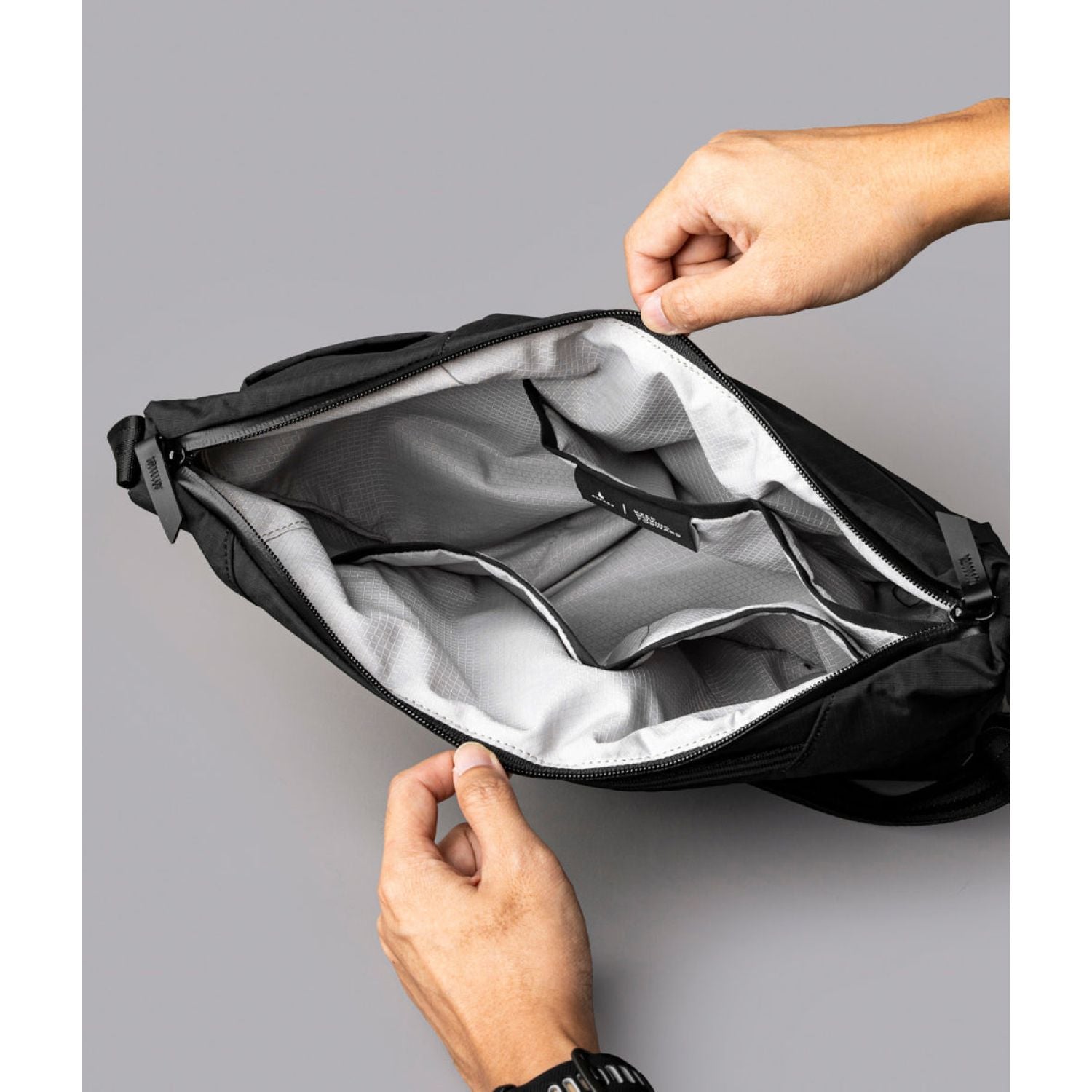 ALPAKA Flow Satchel Axoflux 210D (Black)