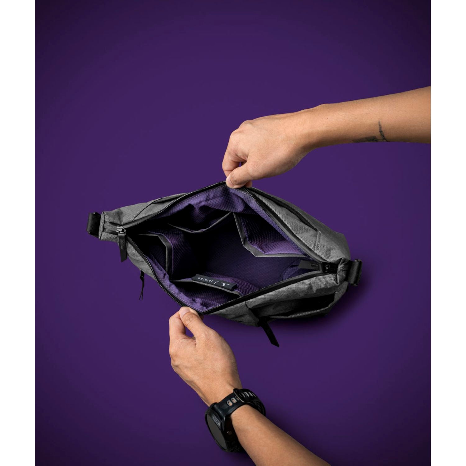 ALPAKA Flow Satchel Cyber Edition 4L Axogrid 100D Apex (Grey)