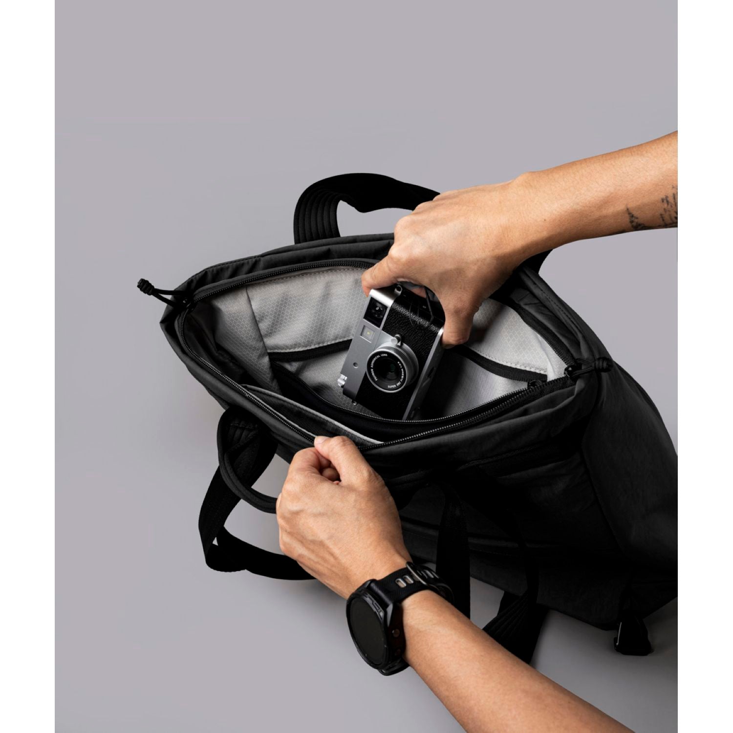 ALPAKA Flow Tote Pack Axoflux 400D (Black)