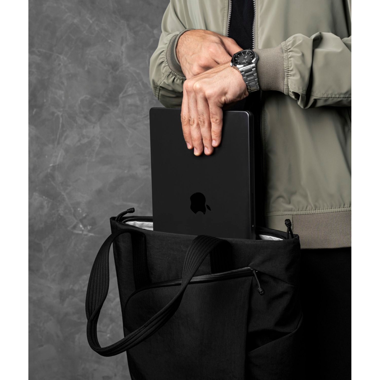 ALPAKA Flow Tote Pack Axoflux 400D (Black)