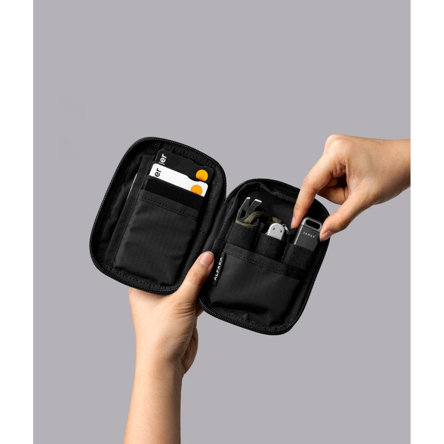 ALPAKA Hub Pouch V2 Axoflux 210D (Black)