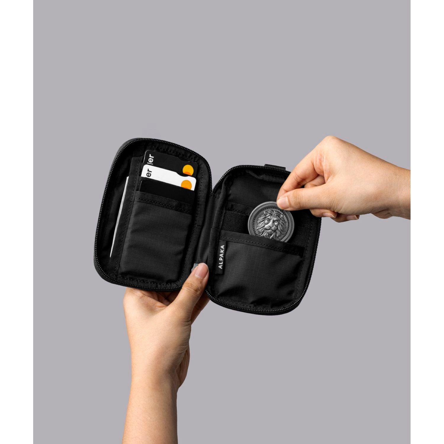 ALPAKA Hub Pouch V2 Axoflux 210D (Black)