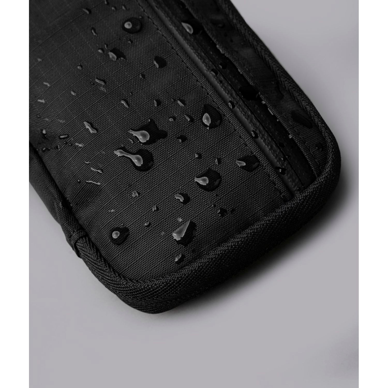 ALPAKA Hub Pouch V2 Axoflux 210D (Black)