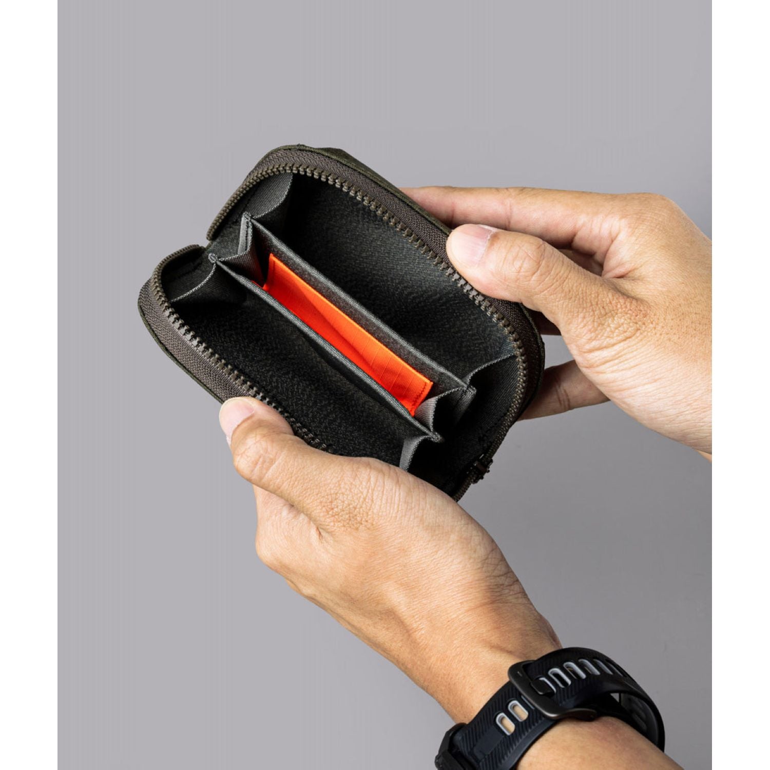 ALPAKA Hub Zip Pocket Axoflux 300D (Army Green)