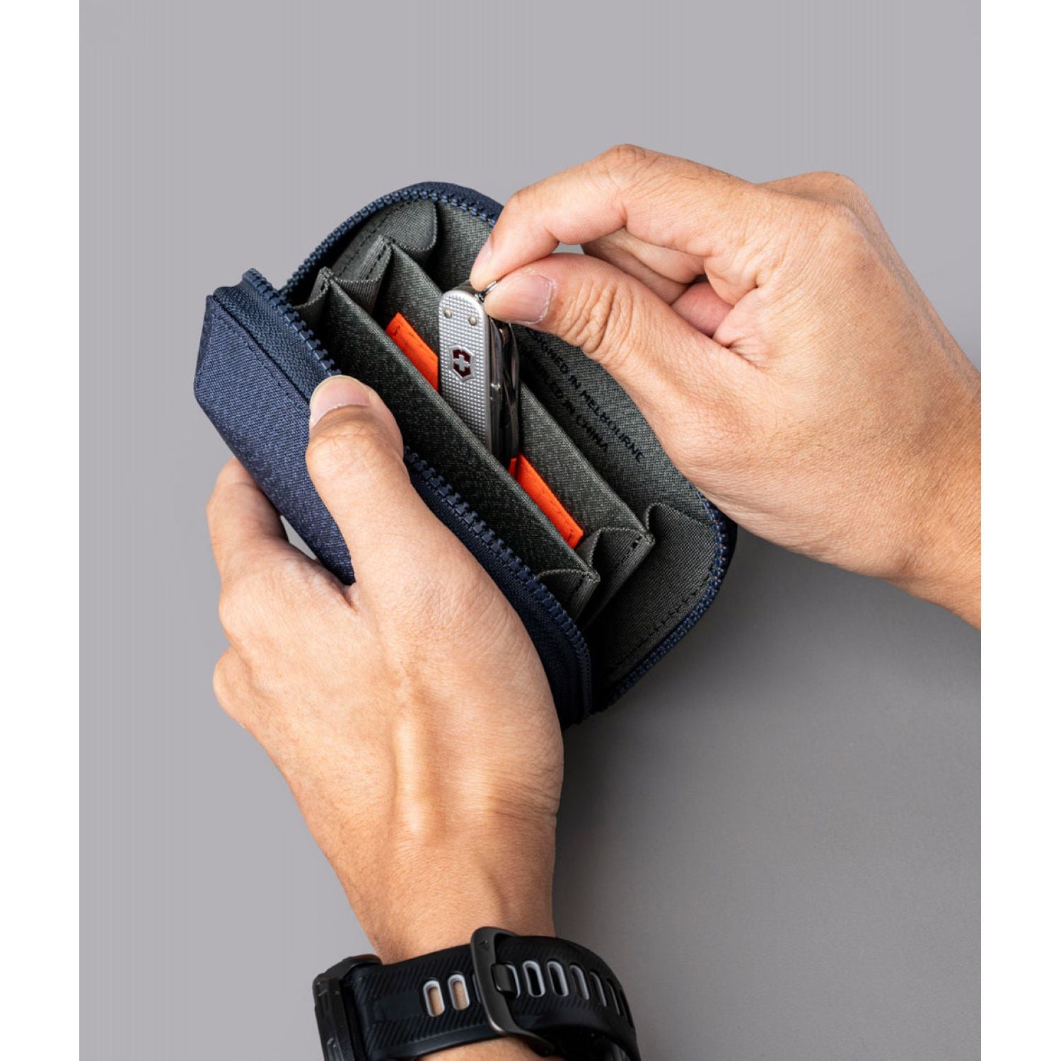 ALPAKA Hub Zip Pocket Axoflux 300D (Blue)