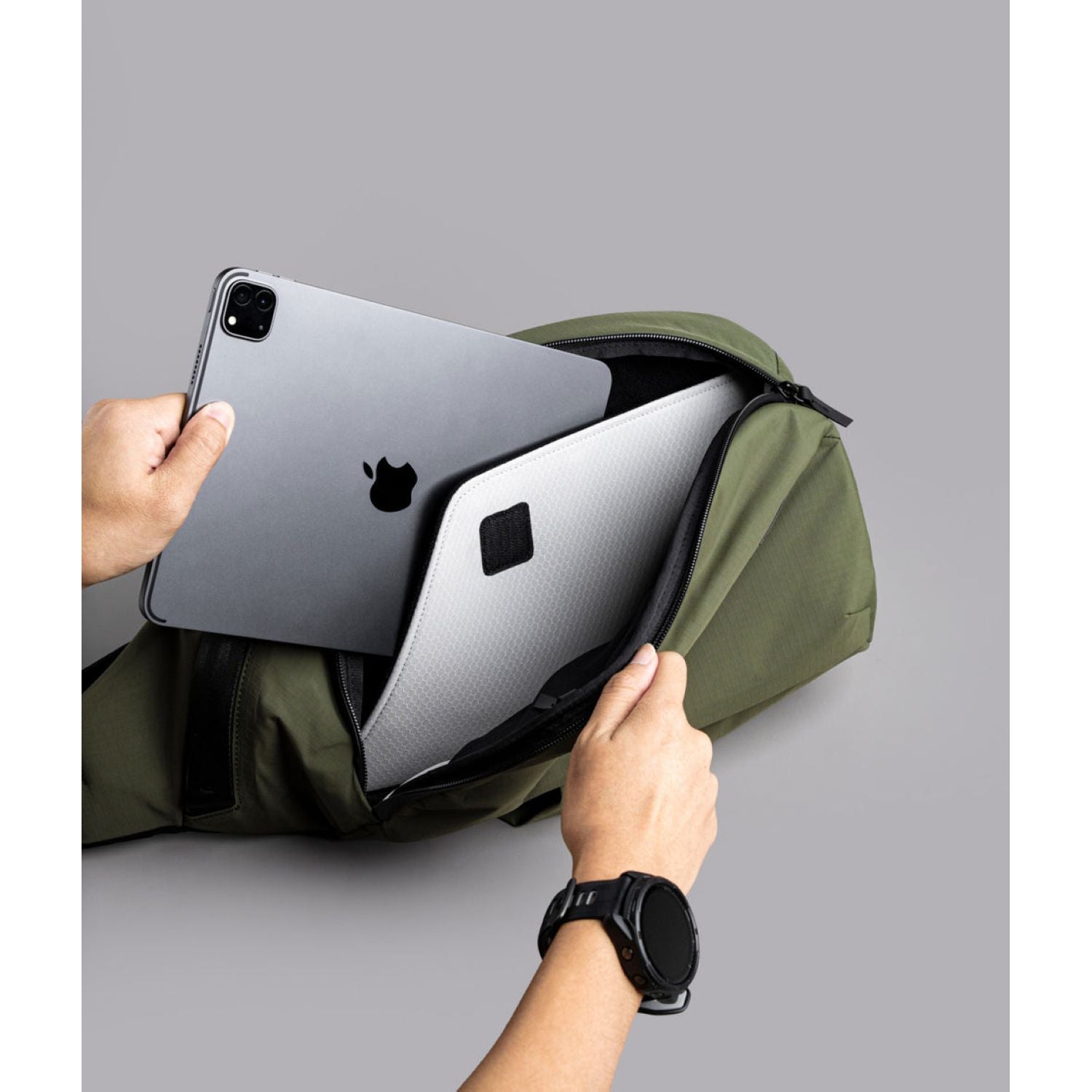 ALPAKA Metro Crossbody Left Shoulder Axoflux 210D (Green)