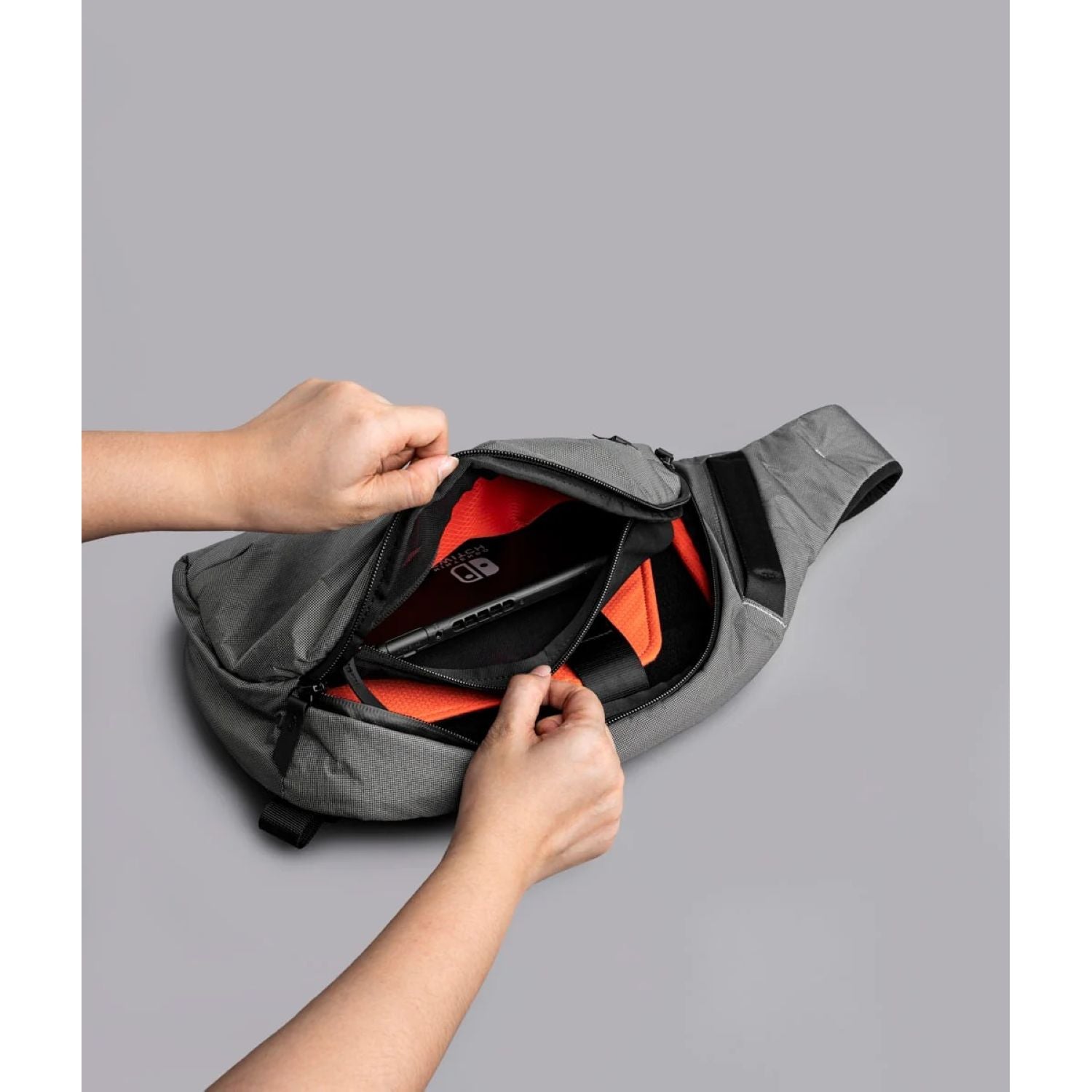 ALPAKA Metro Crossbody Left Shoulder Ultradyne 100D (Grey)
