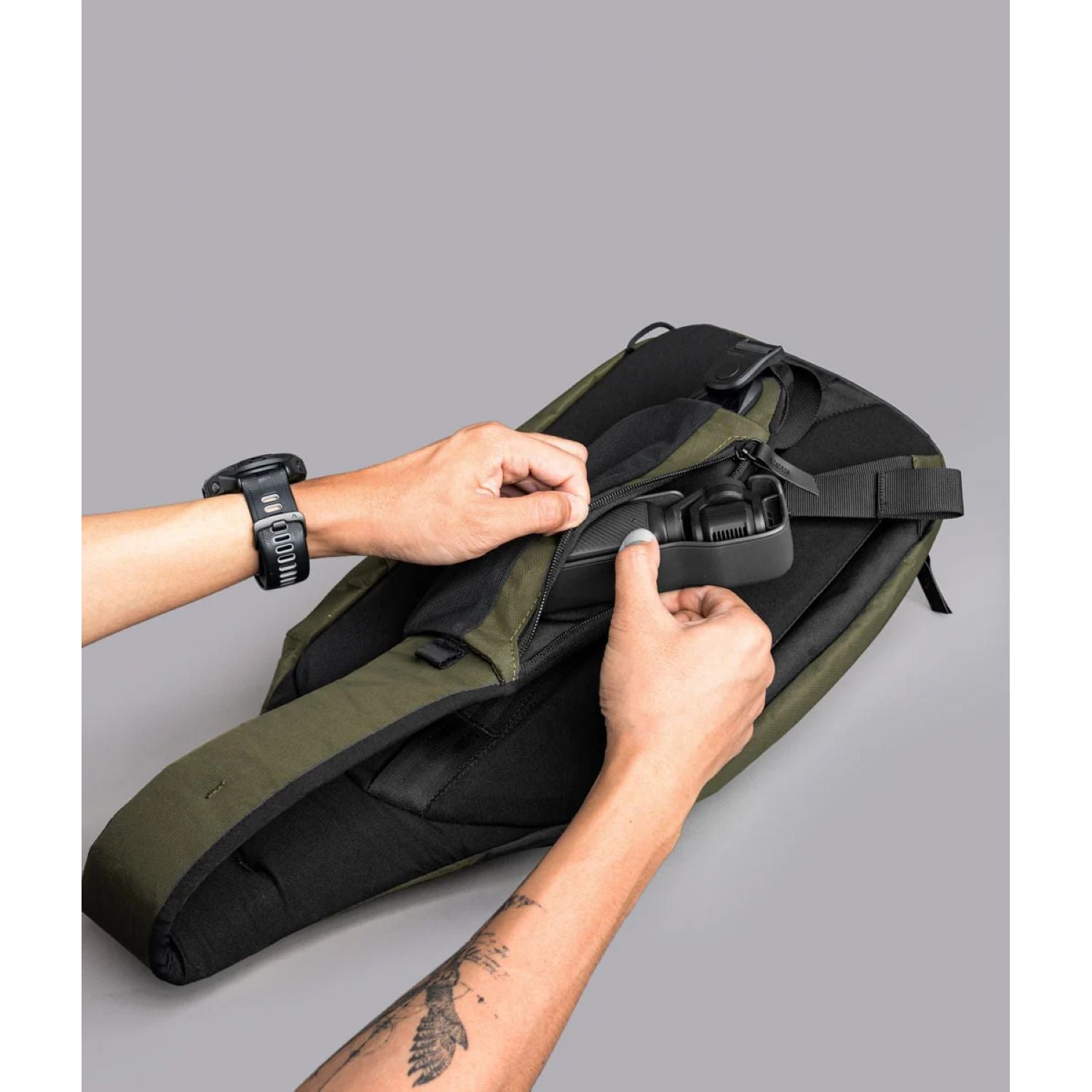 ALPAKA Metro Crossbody Left Shoulder X-Pac VX42 (Olive Green)