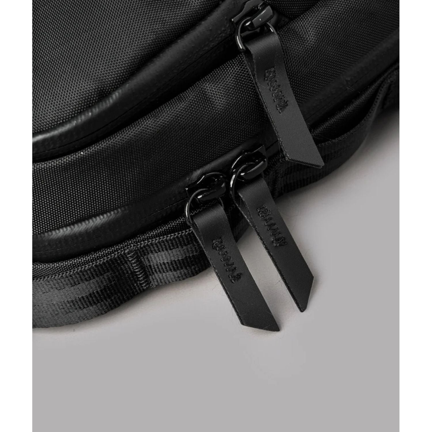 ALPAKA Metro Sling Max X-Pac X42 (Black)