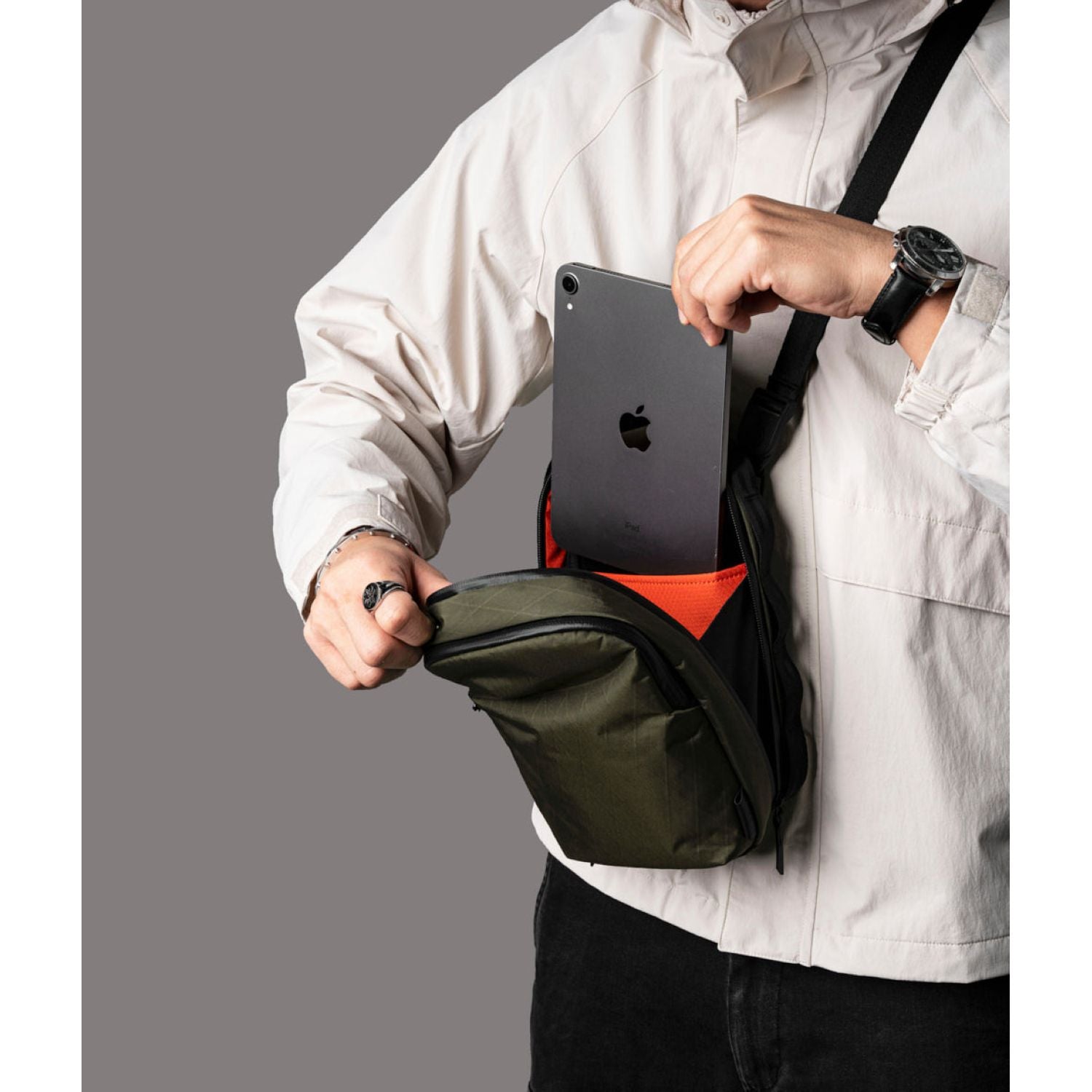 ALPAKA Metro Sling Max X-Pac X42 (Olive Green)