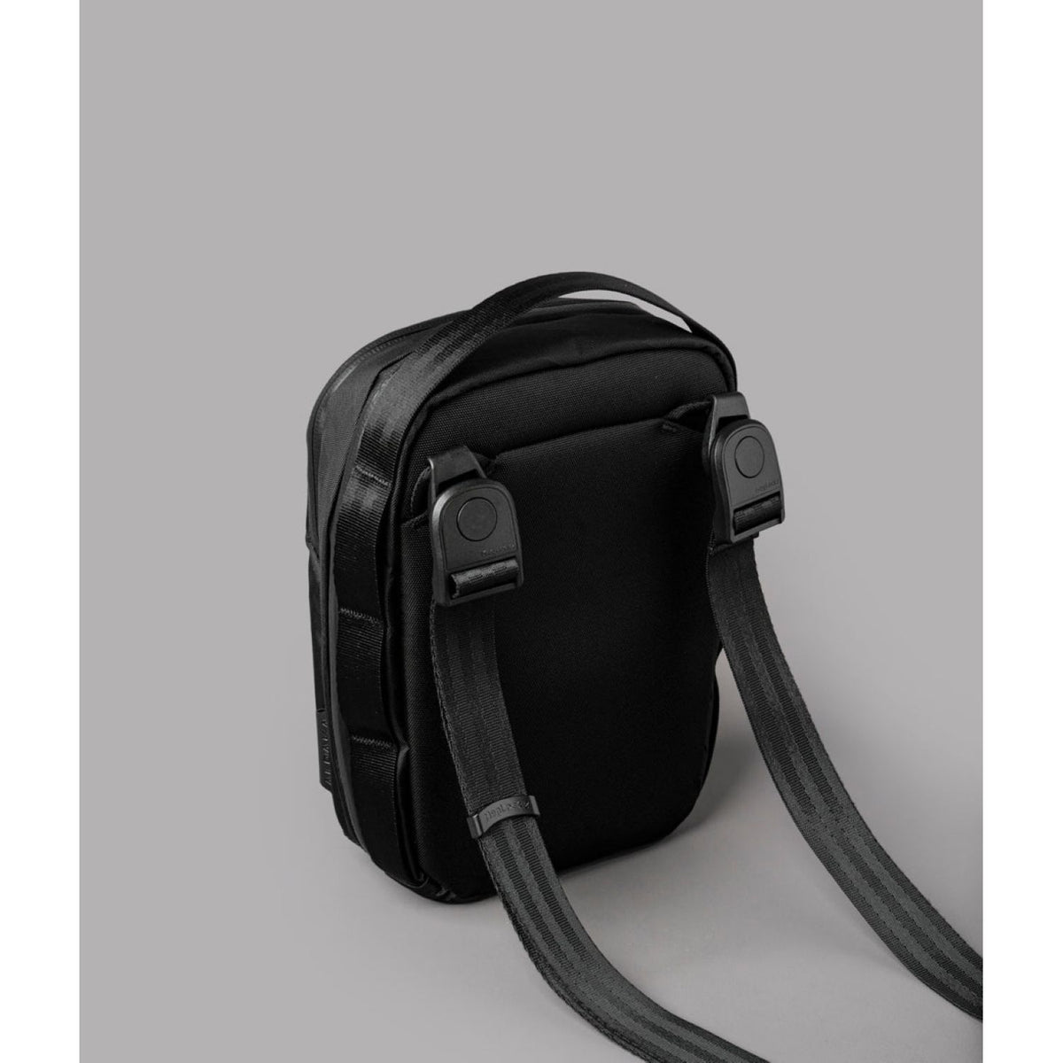 ALPAKA Metro Sling V2 X-Pac VX42 (Black) – The Planet Traveller