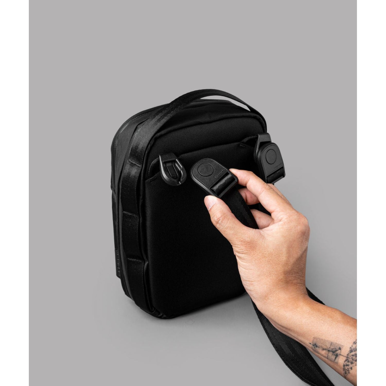 ALPAKA Metro Sling V2 X-Pac VX42 (Black)