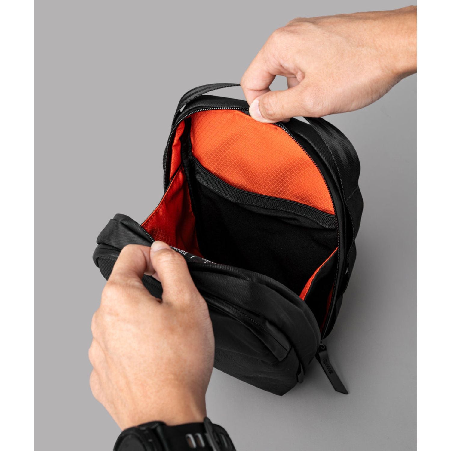 ALPAKA Metro Sling V2 X-Pac VX42 (Black)