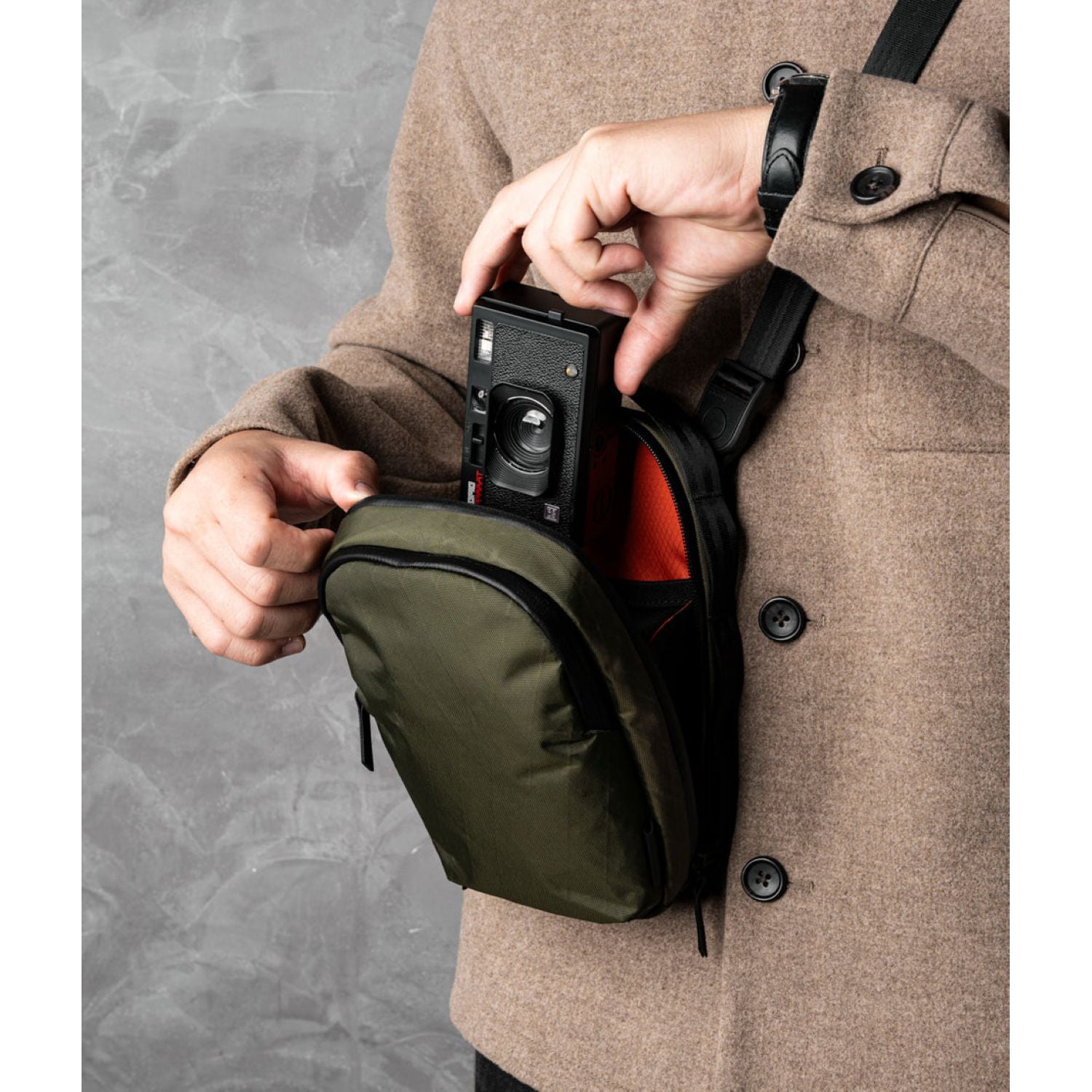ALPAKA Metro Sling V2 X-Pac X42 (Olive Green)