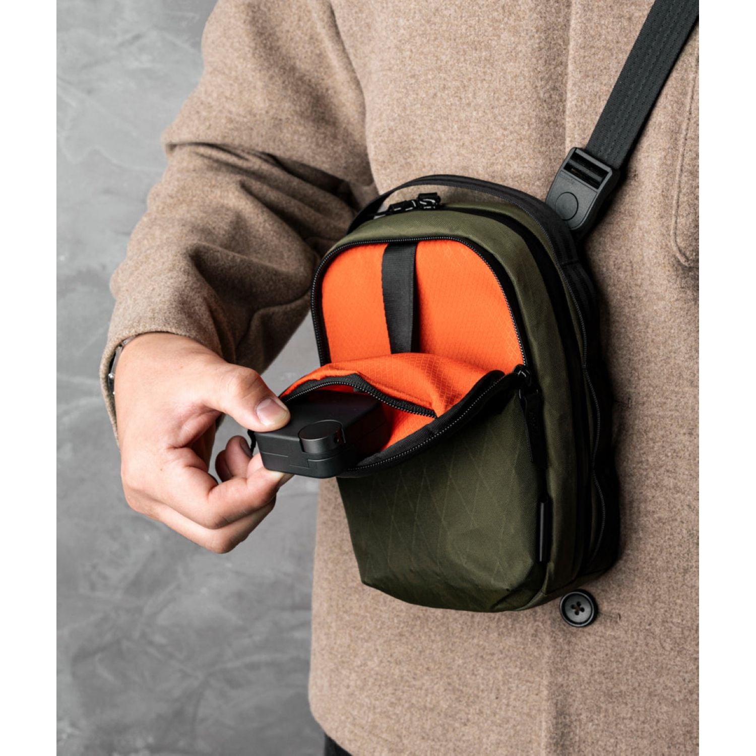 ALPAKA Metro Sling V2 X-Pac X42 (Olive Green)