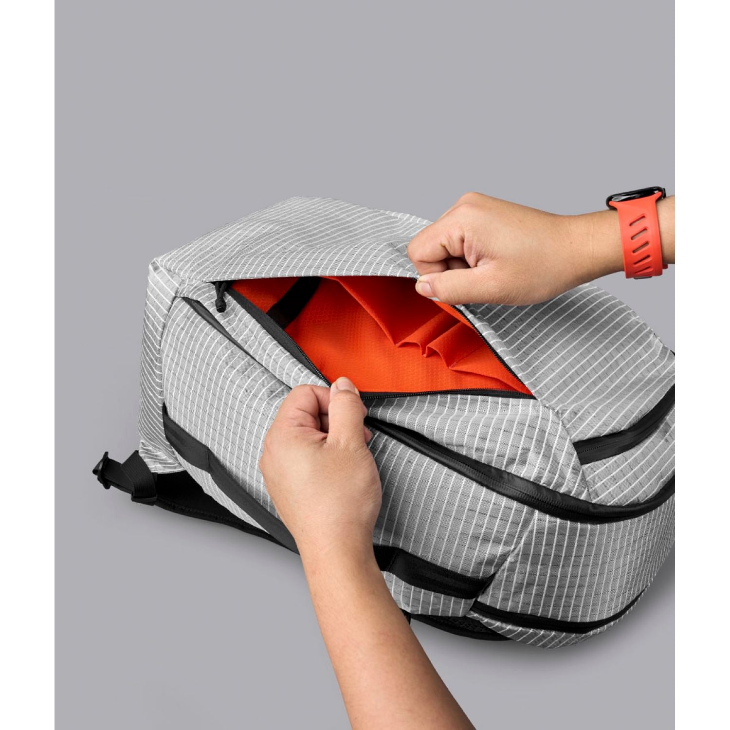 ALPAKA Traverse Astral Edition Backpack 30L X-Pac UVX40 (Silver)