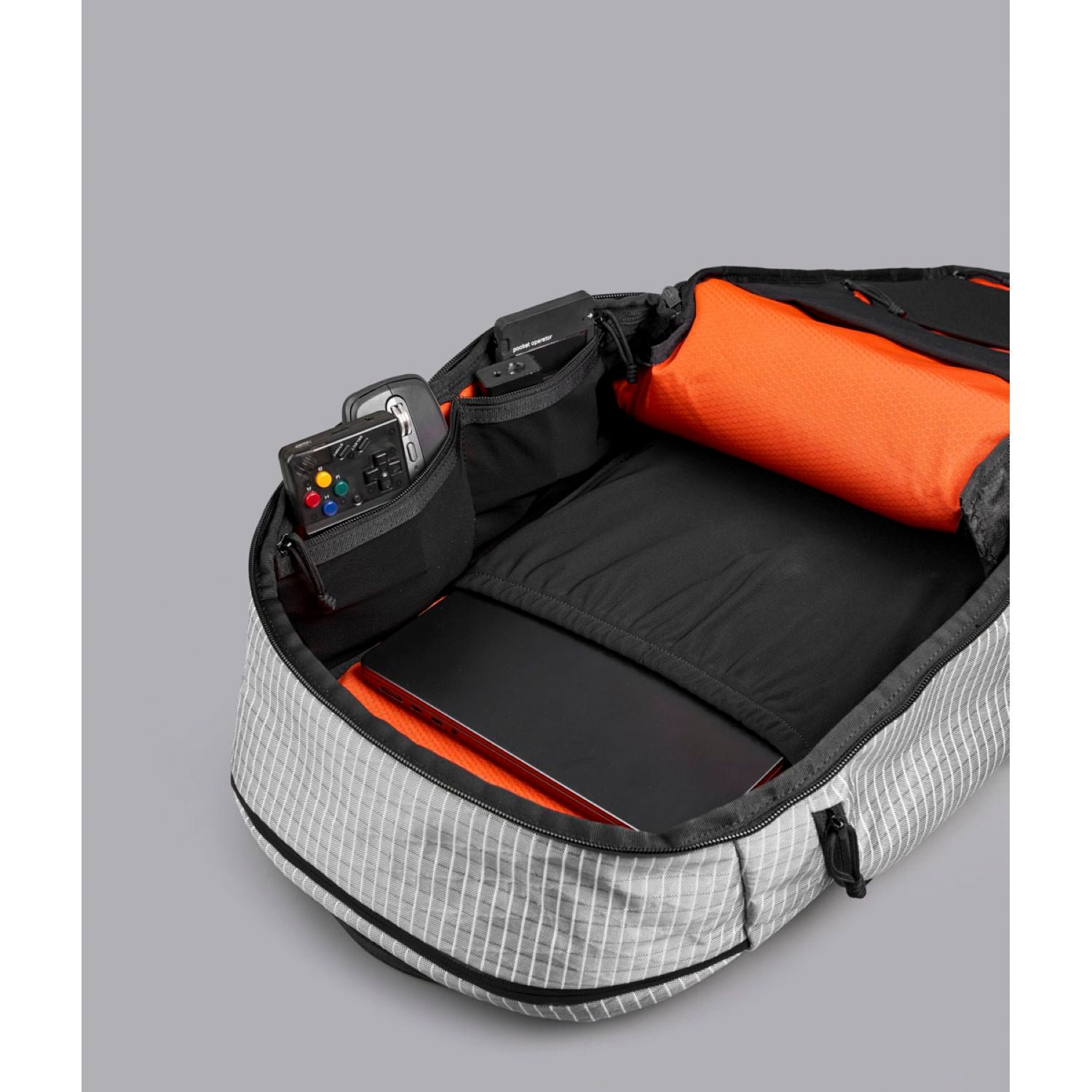 ALPAKA Traverse Astral Edition Backpack 30L X-Pac UVX40 (Silver)