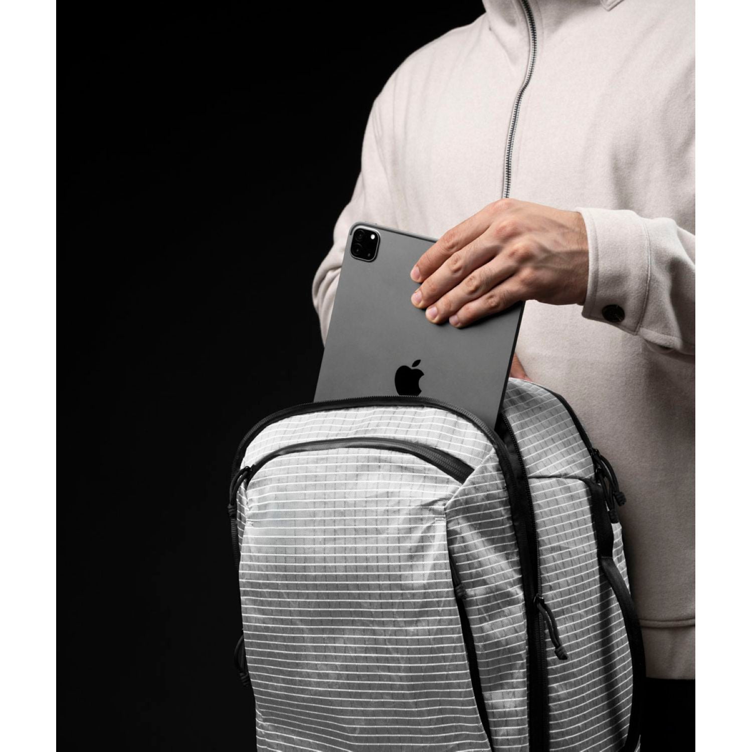 ALPAKA Traverse Astral Edition Backpack 30L X-Pac UVX40 (Silver)