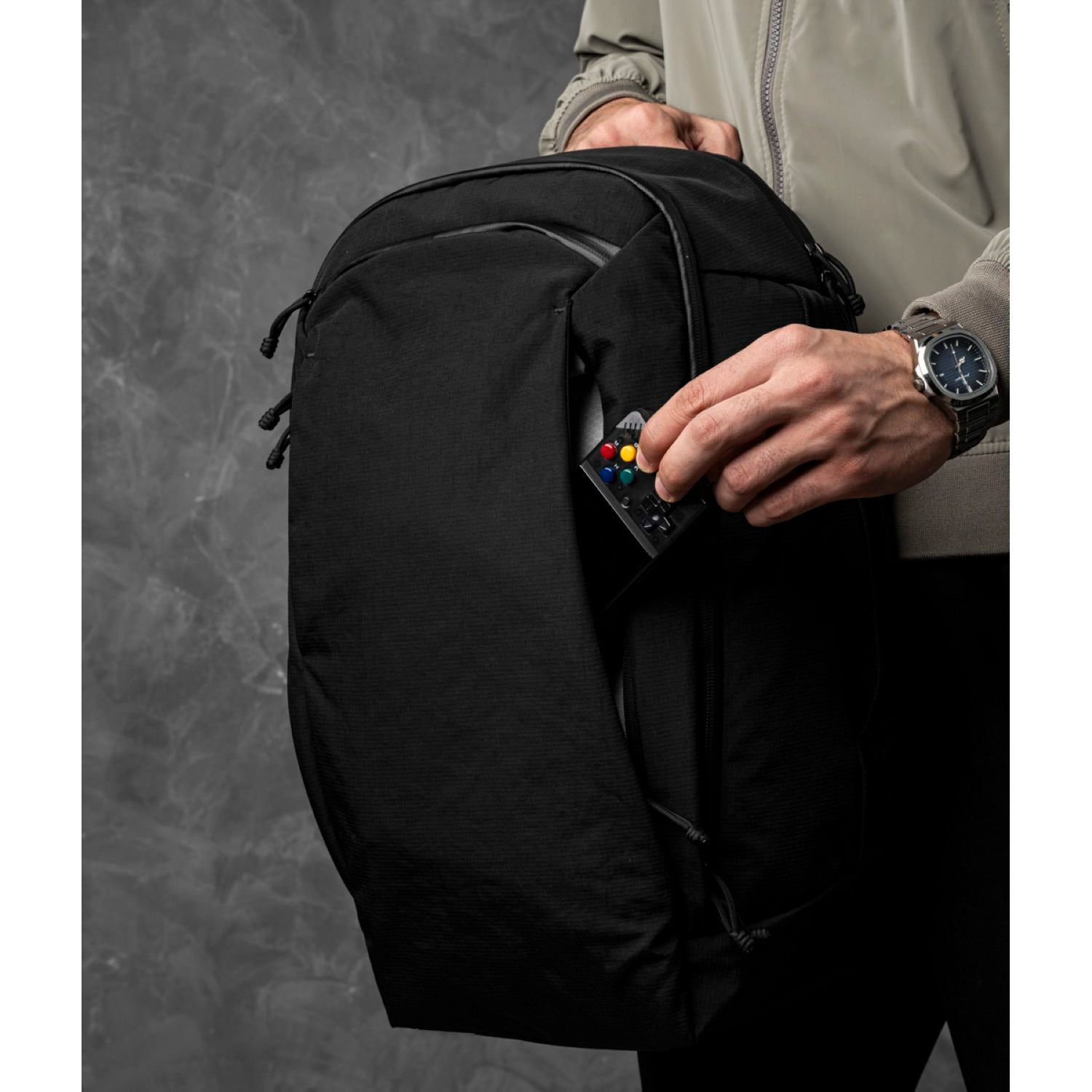 [PRE-ORDER] ALPAKA Traverse Backpack 30L Axoflux 400D (Black)
