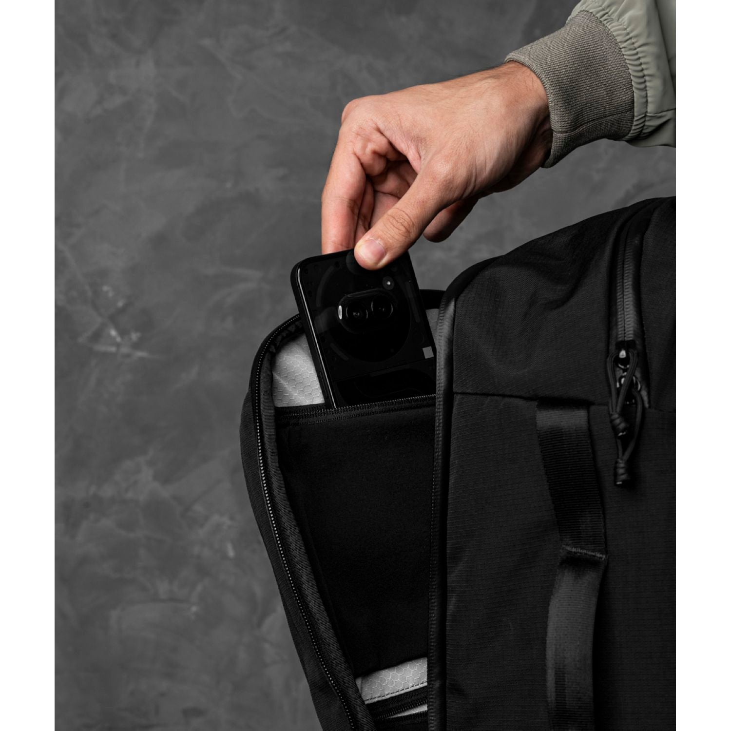 [PRE-ORDER] ALPAKA Traverse Backpack 30L Axoflux 400D (Black)