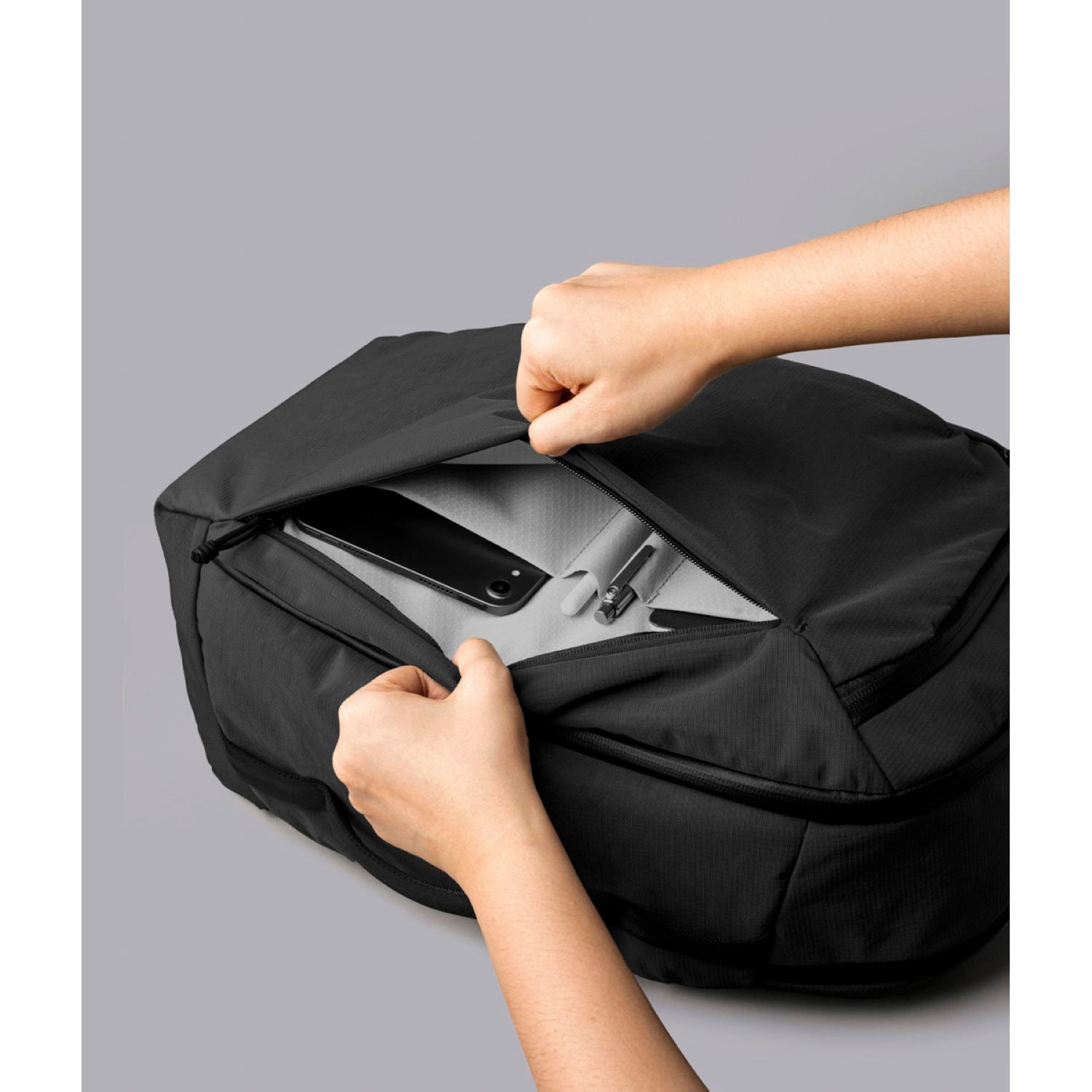 [PRE-ORDER] ALPAKA Traverse Backpack 30L Axoflux 400D (Black)