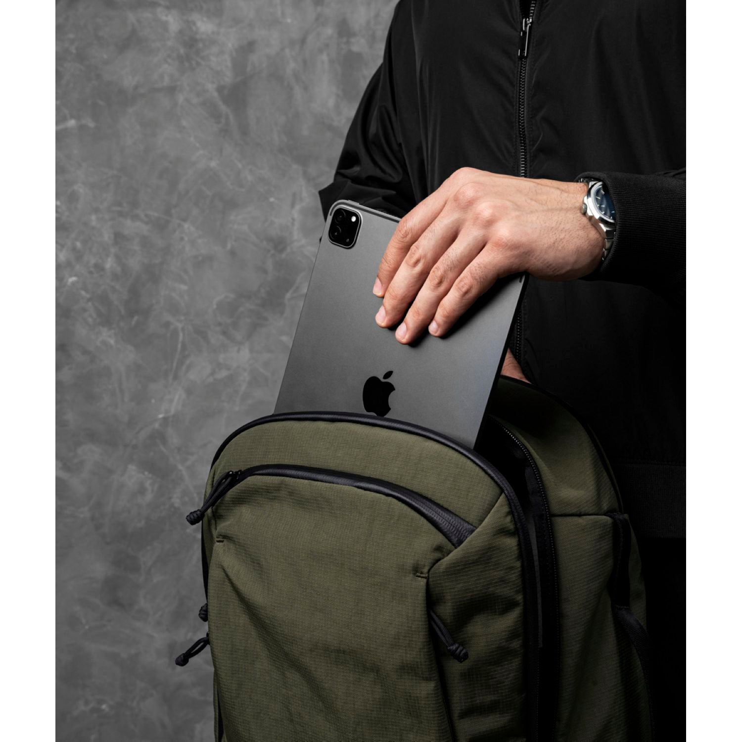 [PRE-ORDER] ALPAKA Traverse Backpack 30L Axoflux 400D (Green)