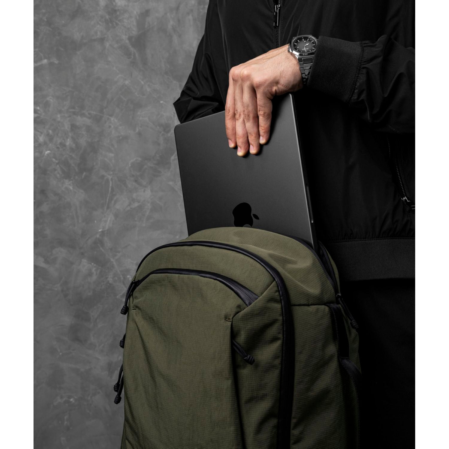 [PRE-ORDER] ALPAKA Traverse Backpack 30L Axoflux 400D (Green)