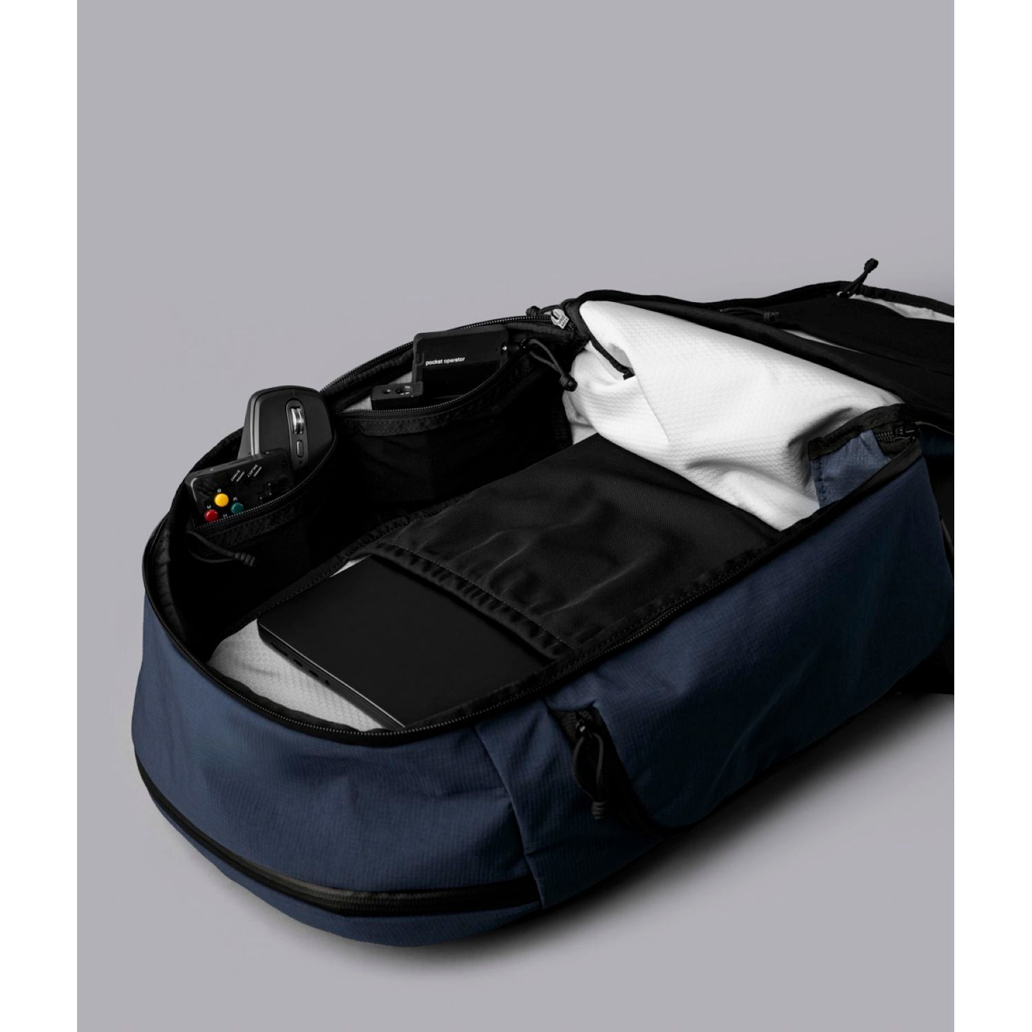 [PRE-ORDER] ALPAKA Traverse Backpack 30L Axoflux 400D (Moonlight Blue)