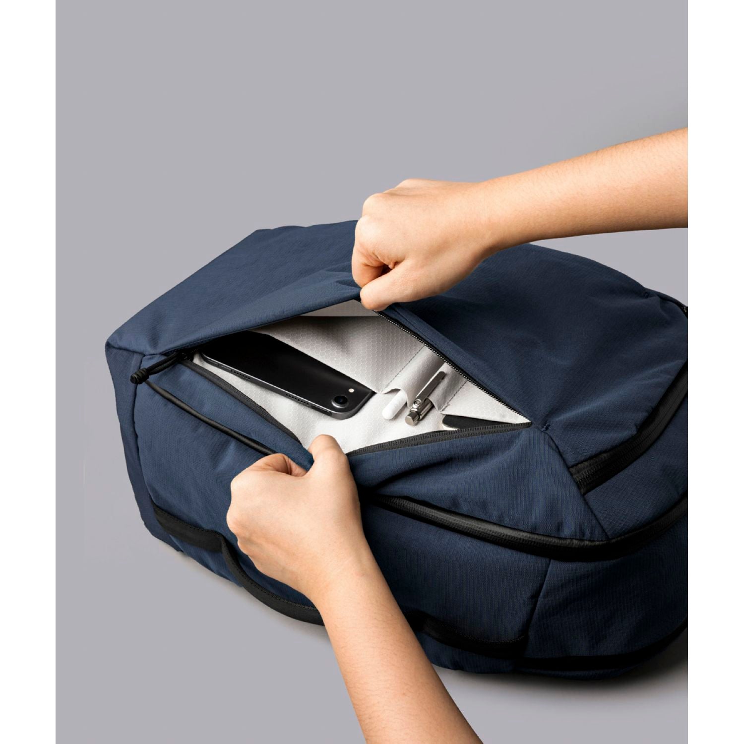 [PRE-ORDER] ALPAKA Traverse Backpack 30L Axoflux 400D (Moonlight Blue)