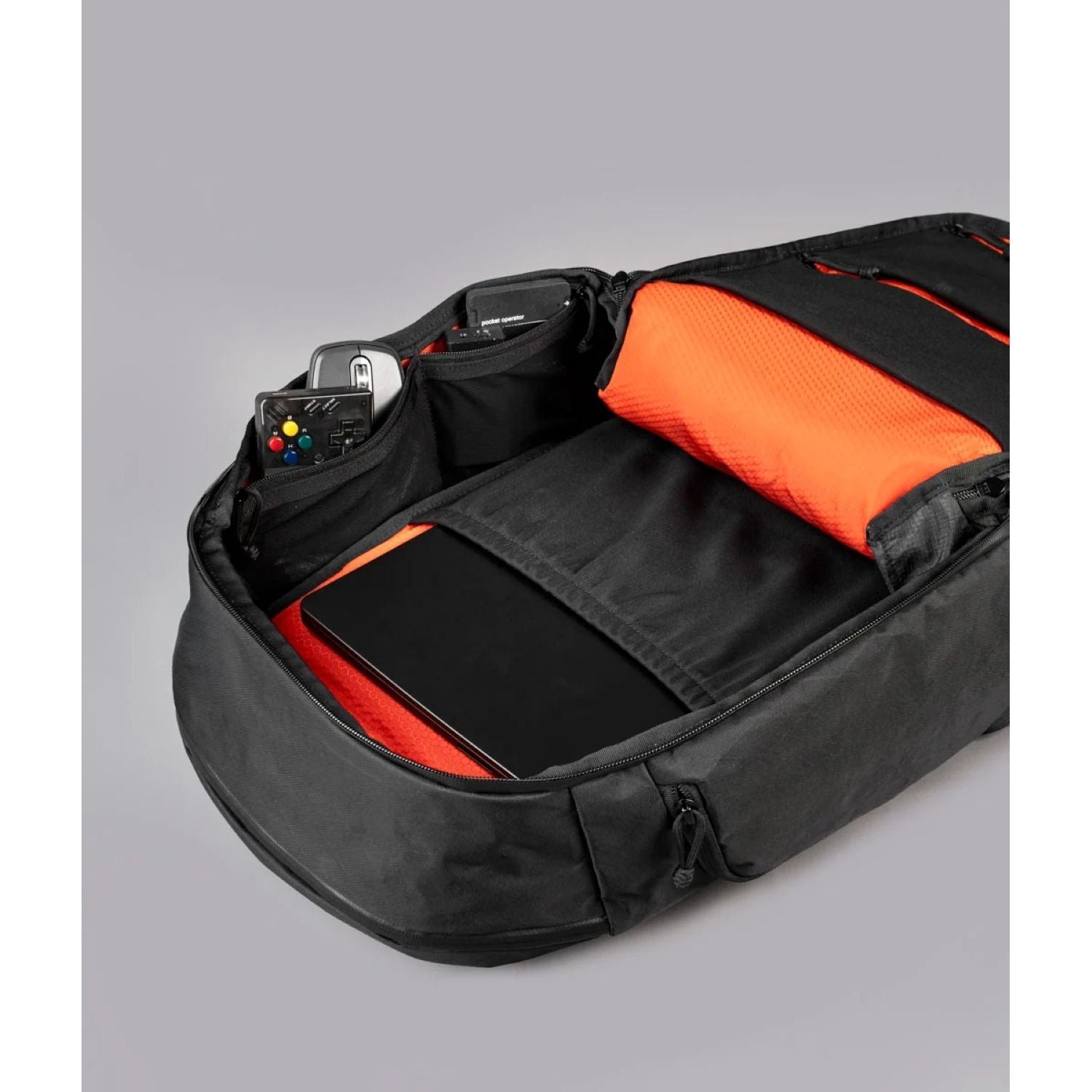 ALPAKA Traverse Backpack 30L X-Pac X42 (Black)